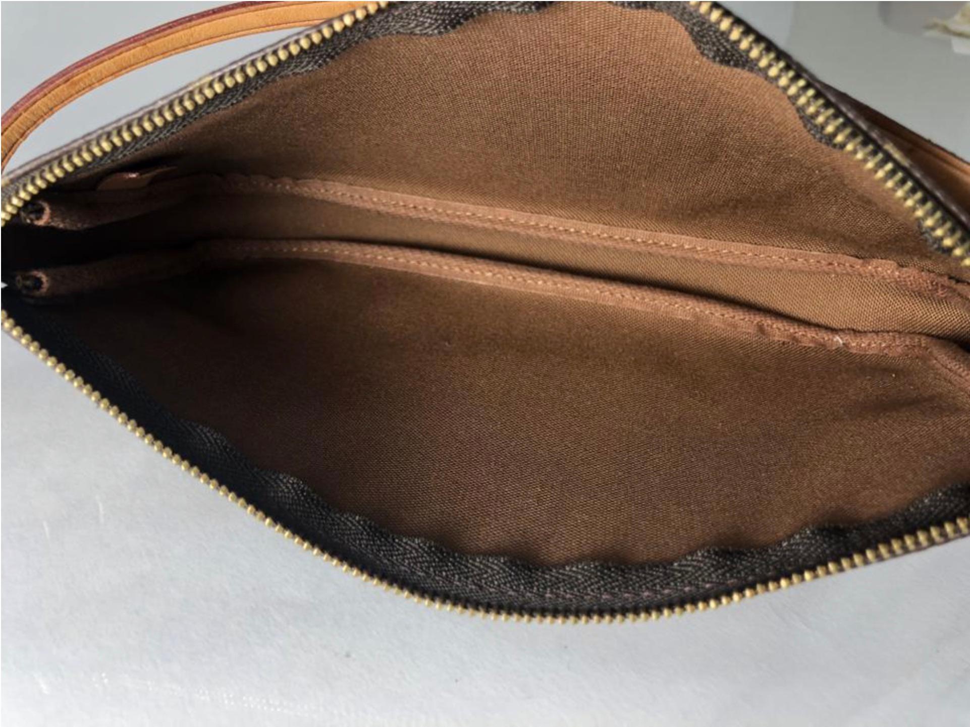  Louis Vuitton Monogram Pochette Accessories Wristlet Handbag For Sale 6