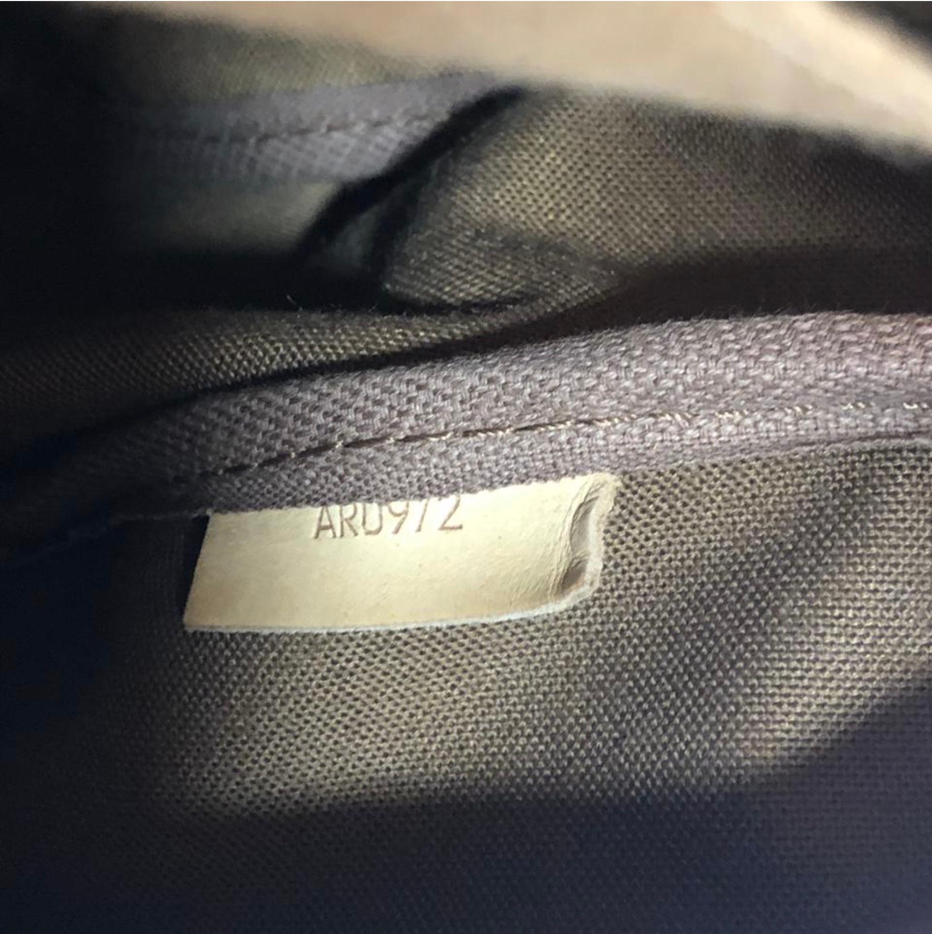  Louis Vuitton Monogram Saumur 35 Crossbody Shoulder Handbag For Sale 7