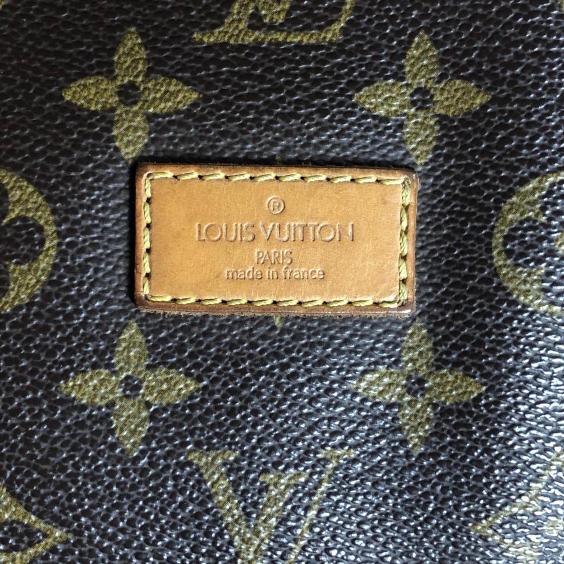 Louis Vuitton Monogram Saumur 43 Crossbody Shoulder Handbag For Sale 6