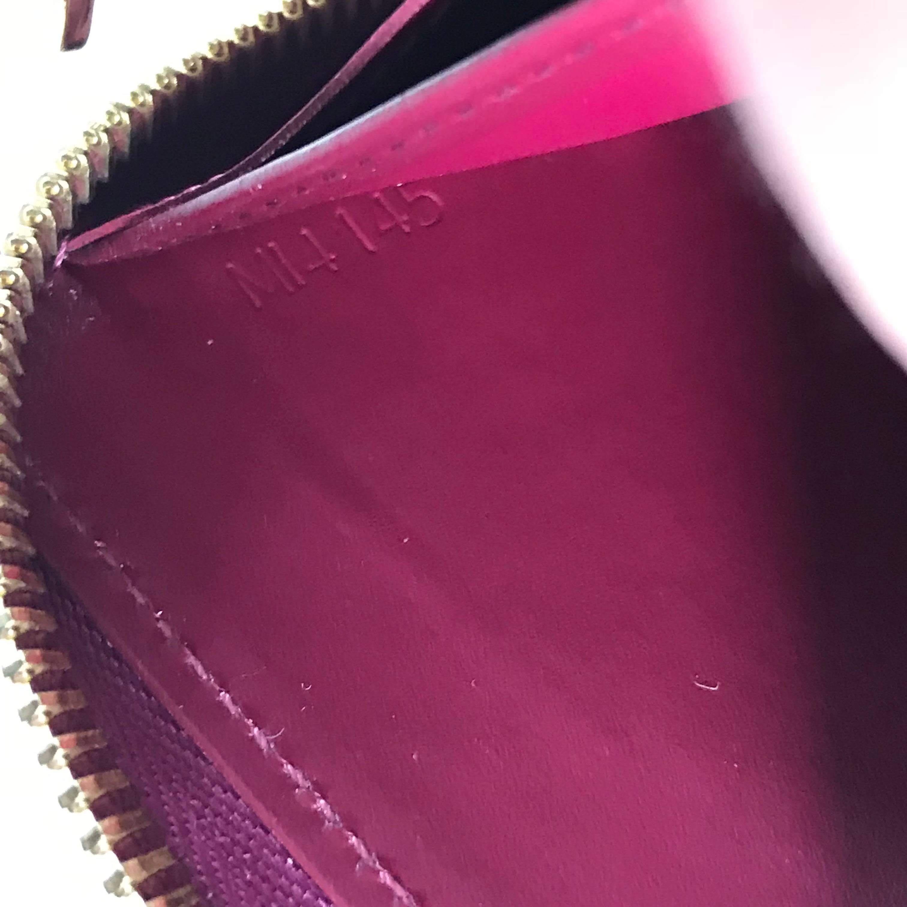  Louis Vuitton Vernis Zippy Wallet in Rouge Fauviste For Sale 5