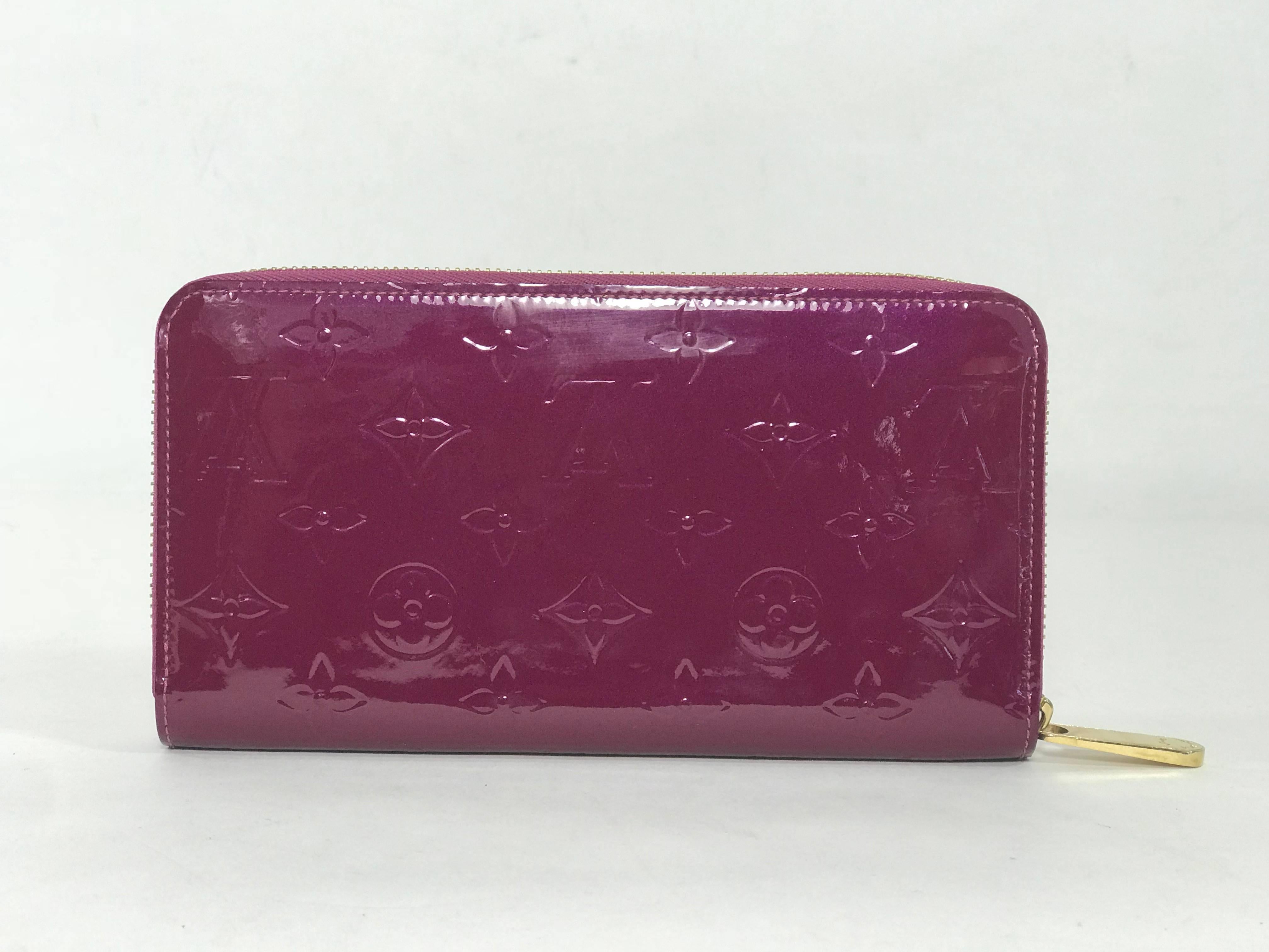 Purple  Louis Vuitton Vernis Zippy Wallet in Rouge Fauviste For Sale