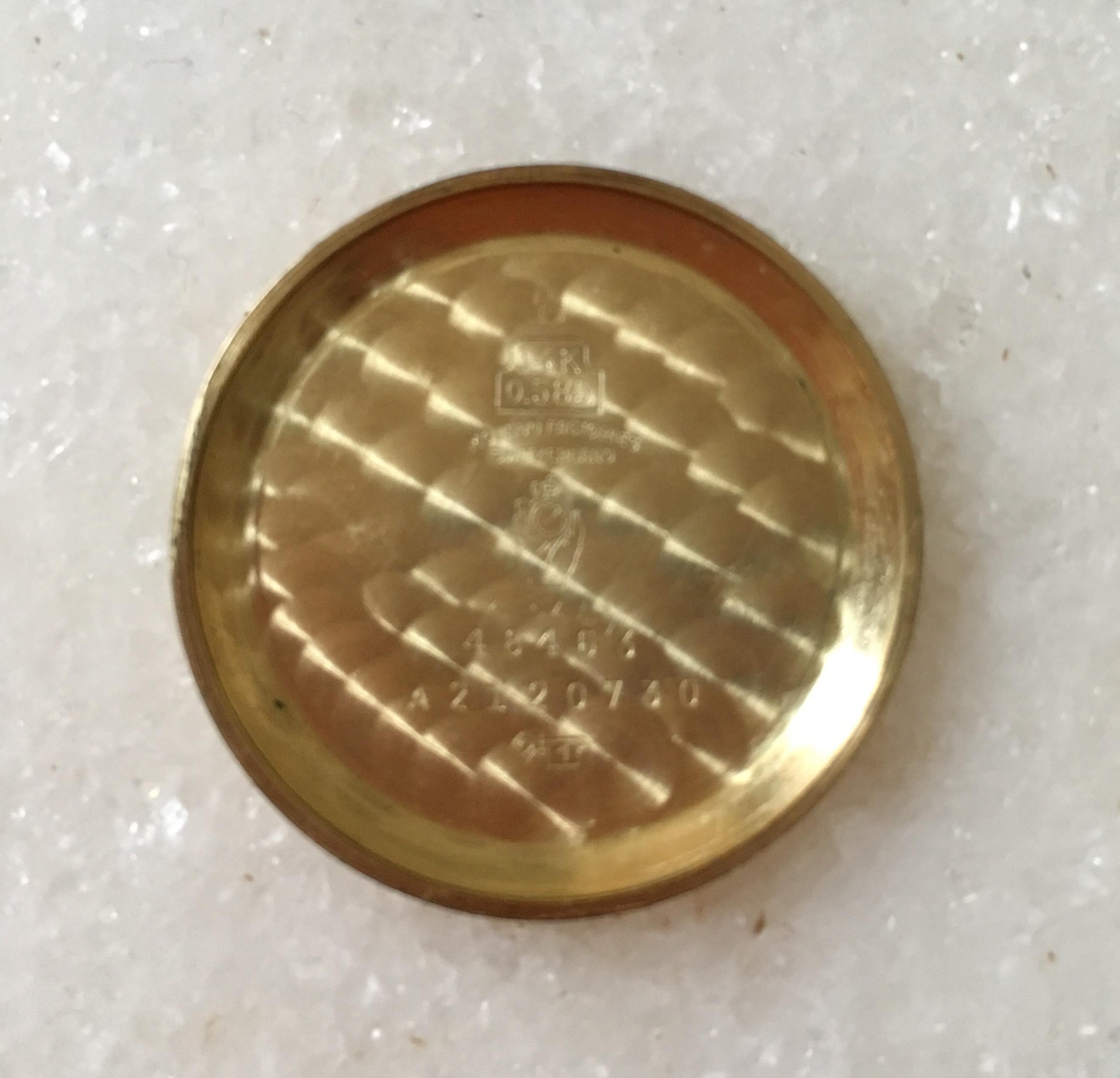 A gentleman's 1950's Movado, 14 karat yellow Gold automatic bracelet wristwatch For Sale 4