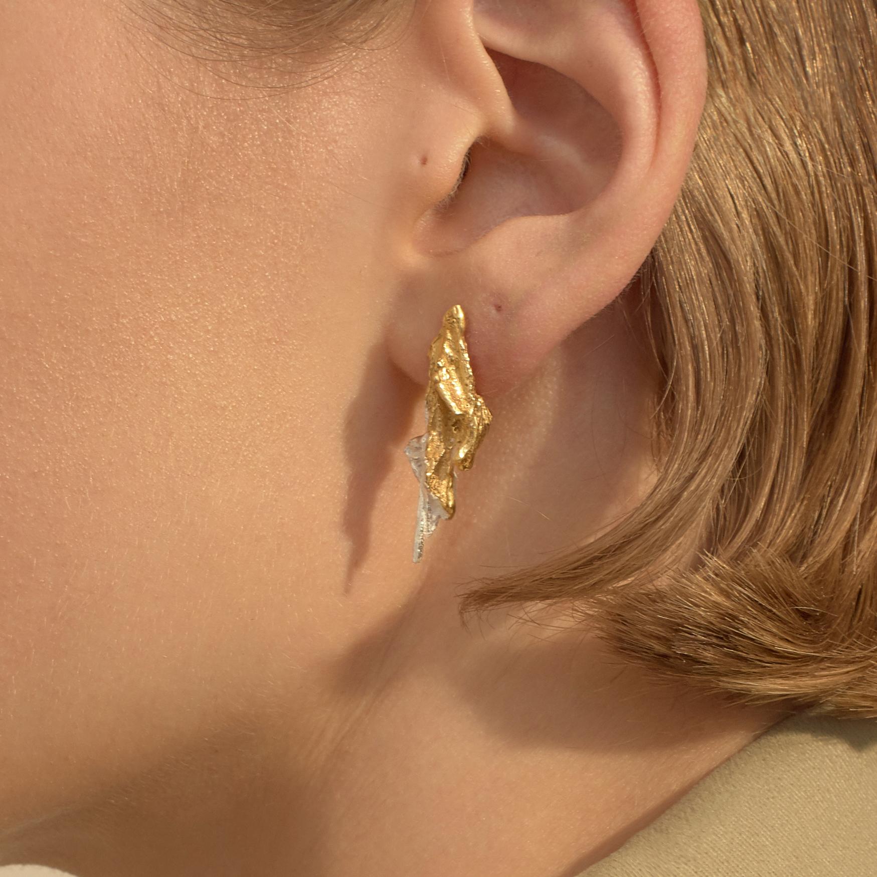 Contemporary Loveness Lee Aria Small Gold and Silver Drop Textured Earrings For Sale