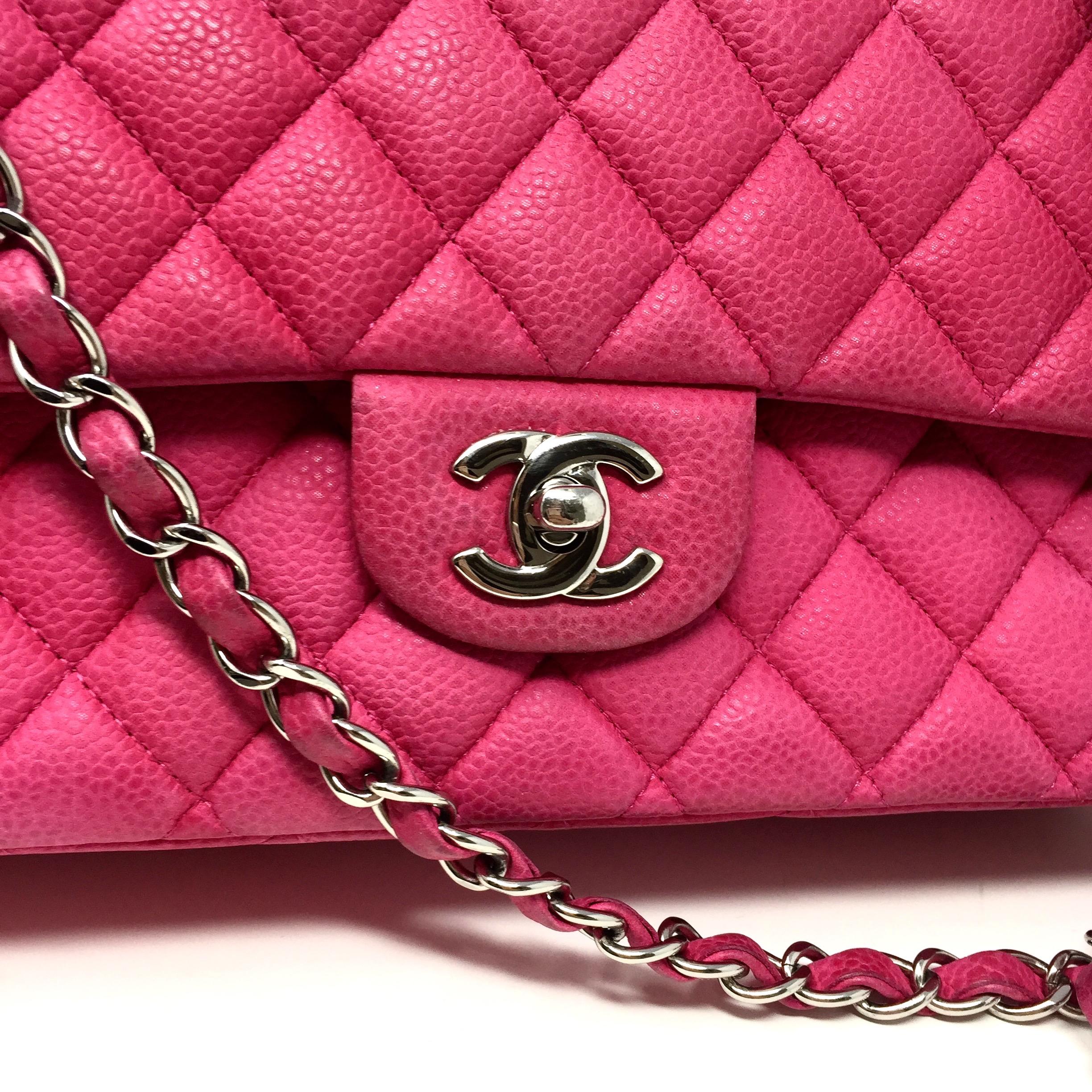 Women's or Men's CHANEL Fucsia Caviar Leather Medium Classic 26 cm, 2014