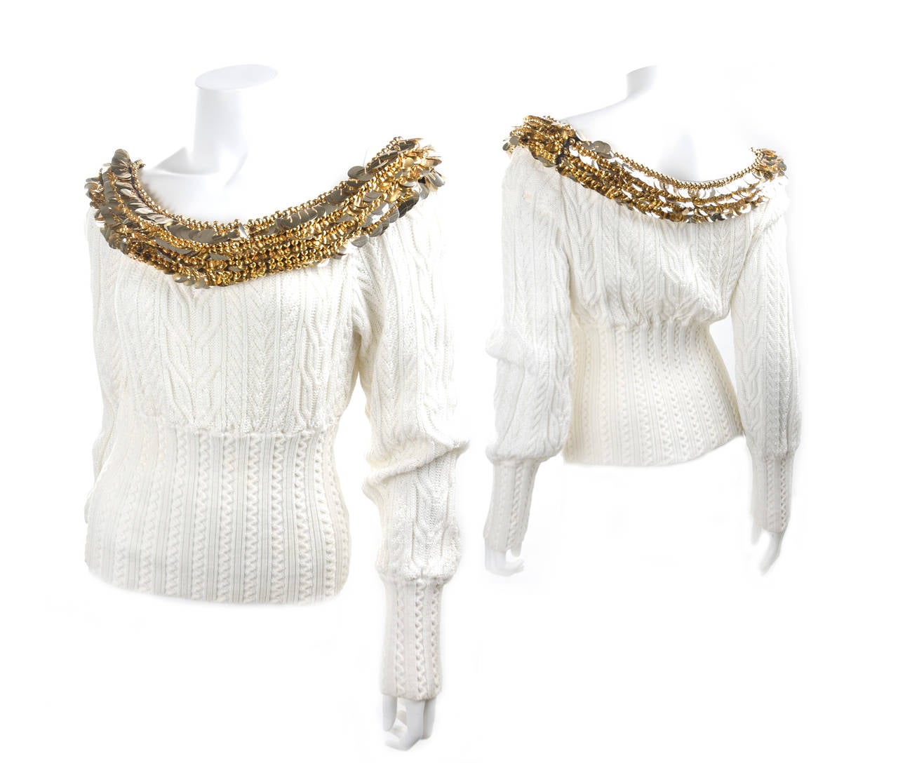 Yves Saint Laurent Sweater With Sequins and Beads.
Cotton knit with large gold sequins and beads
Size EU 40

Measurements:
Length 23