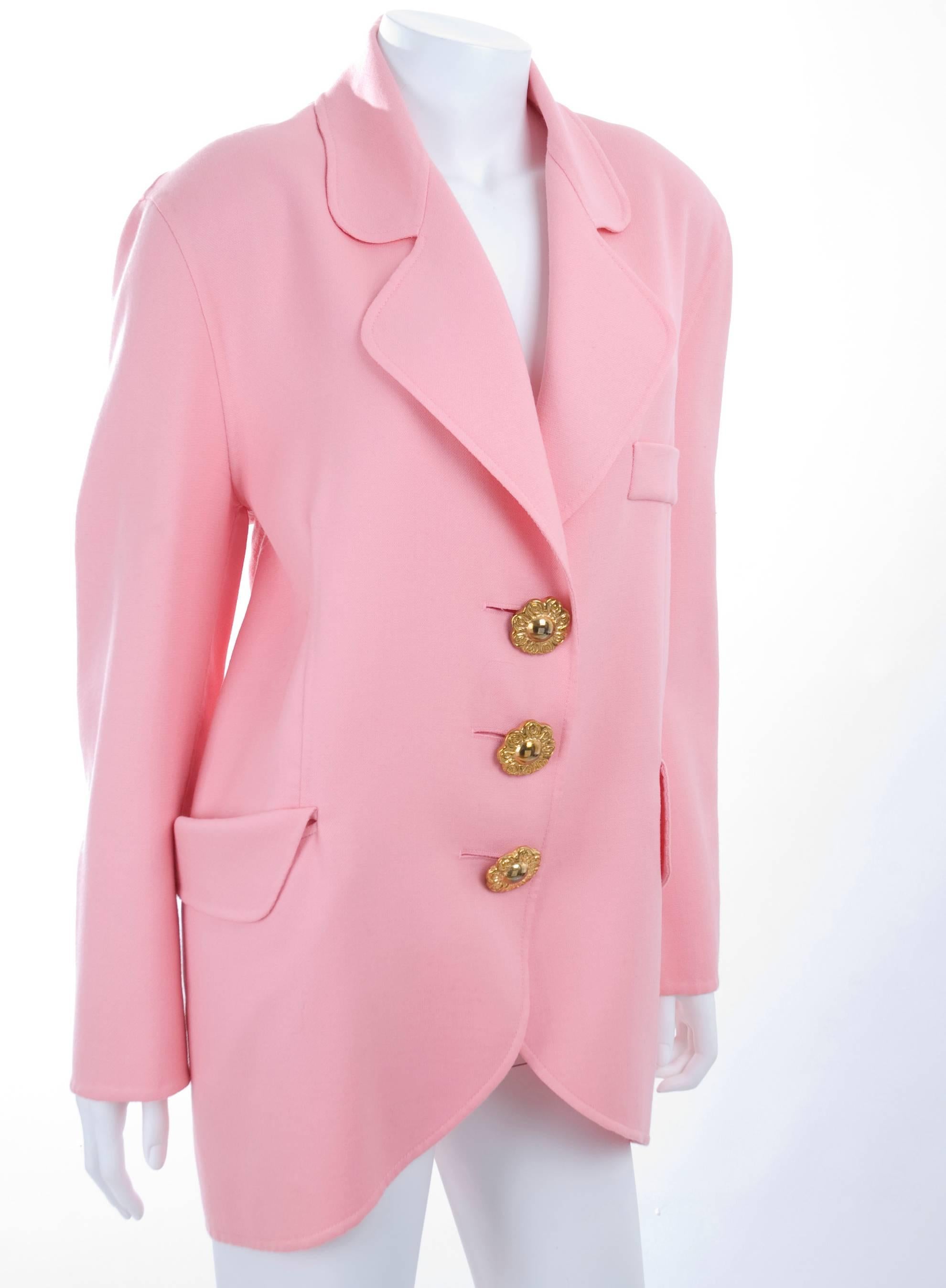 90s Christian Lacroix summer virgin wool jacket in pink.
Very light and unlined.
In excellent condition, no stains,pulls or else.
Size US 12 - Italy 46
Measurements:
Length 32