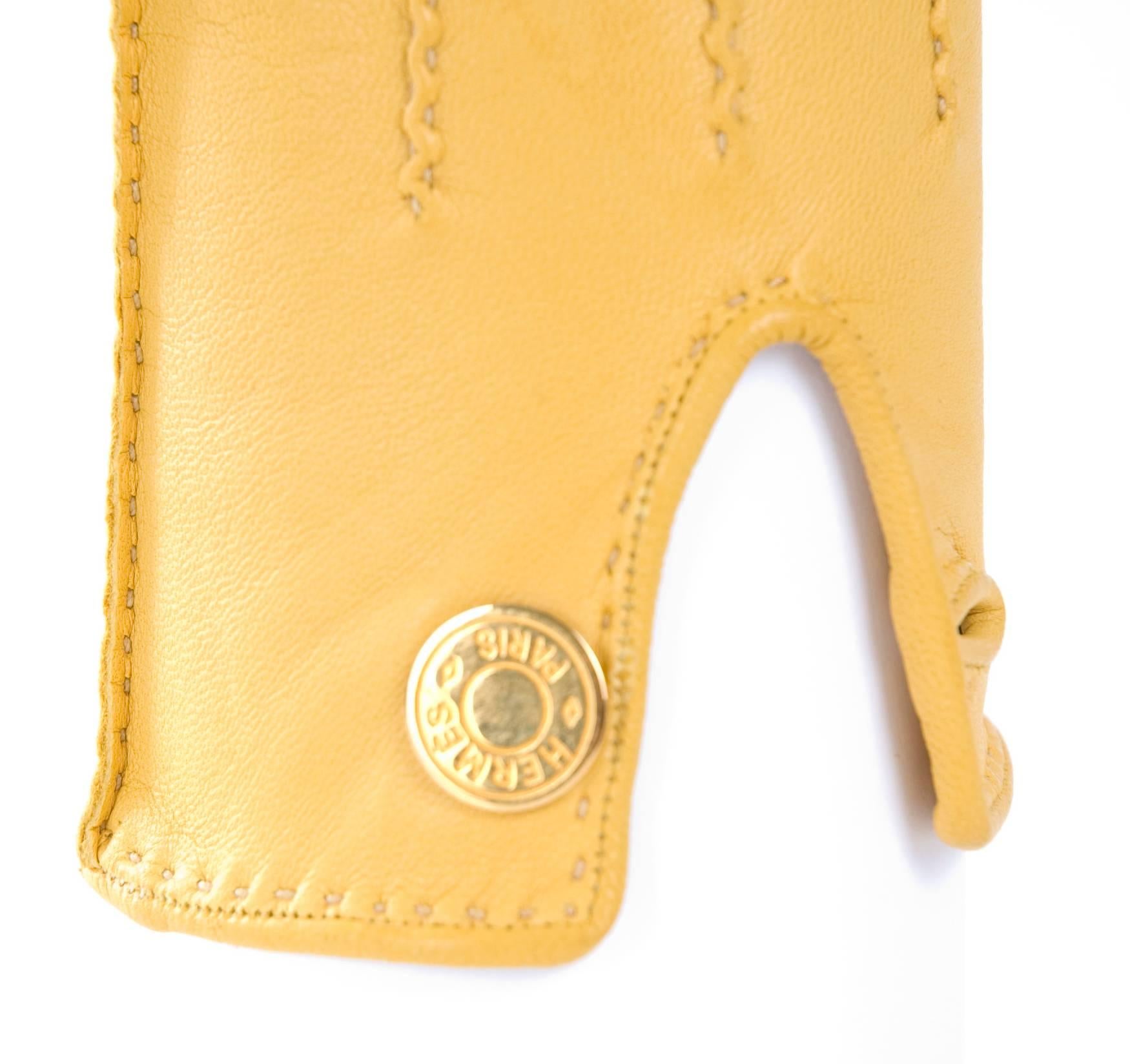Women's 90's Hermes Yellow Leather Gloves. For Sale