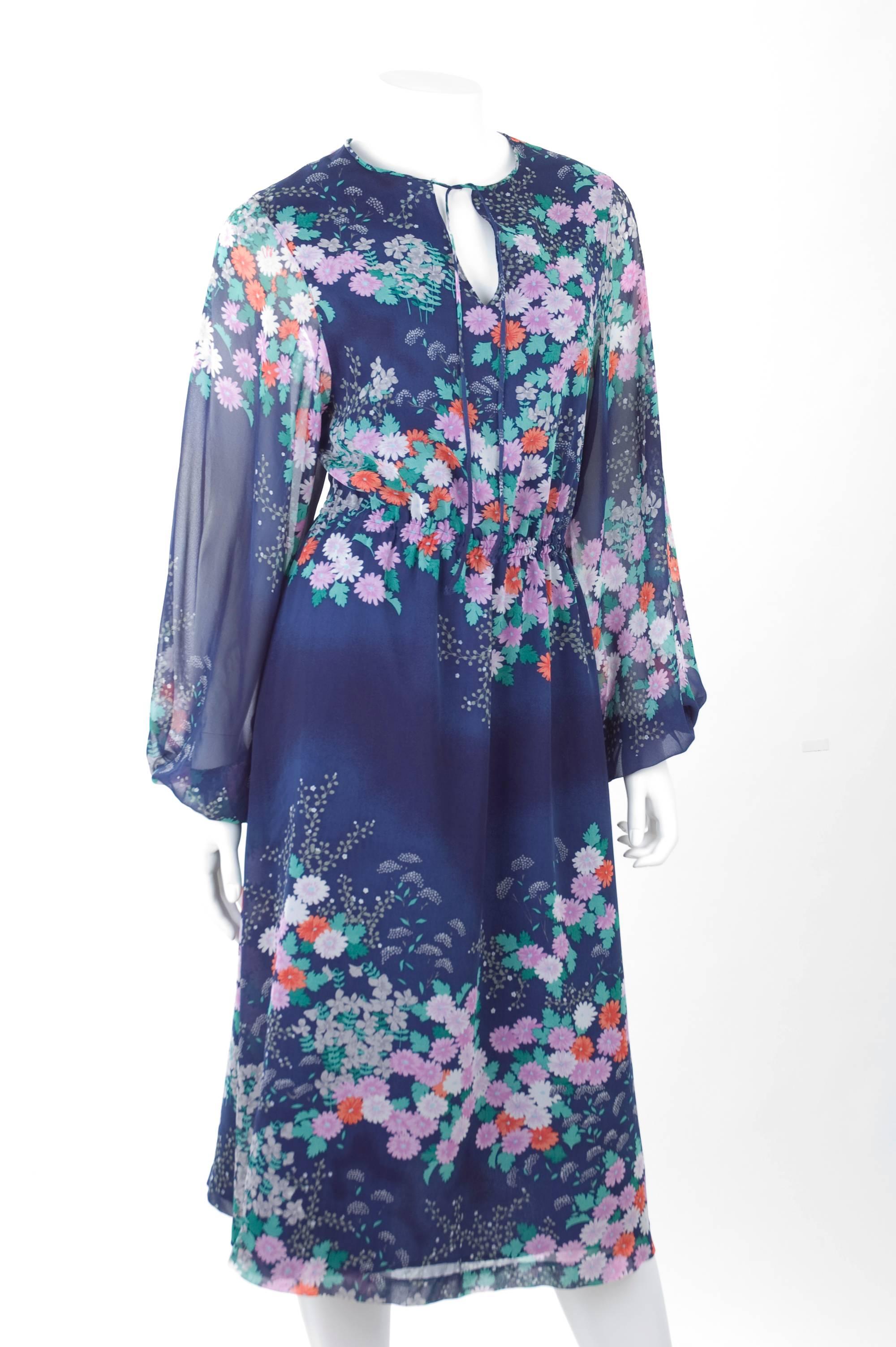 1970 Hanae Mori Chiffon Dress In Excellent Condition For Sale In Hamburg, Deutschland