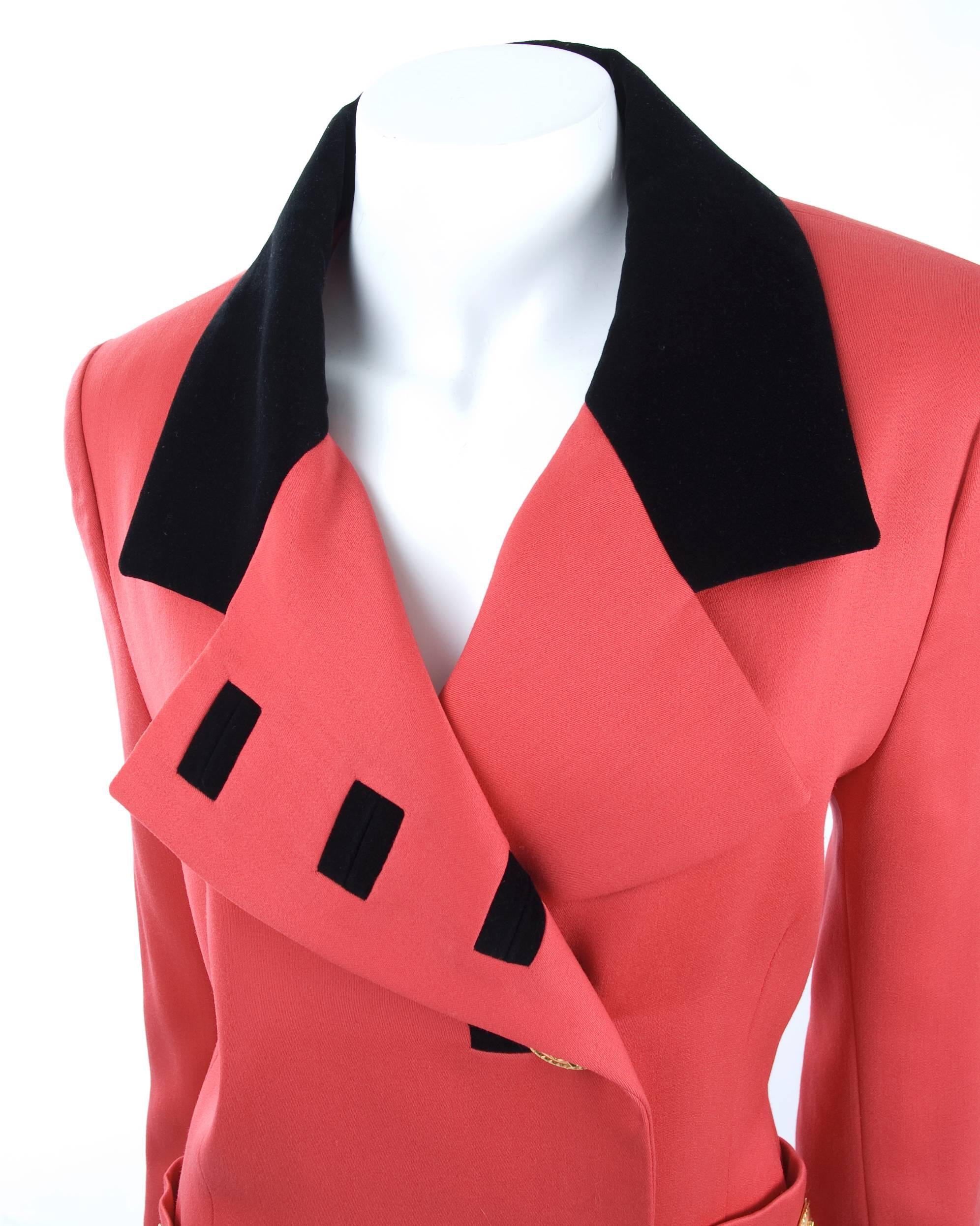 Jaques Fath Jacket in Lipstick Red and Black Velvet In Excellent Condition For Sale In Hamburg, Deutschland