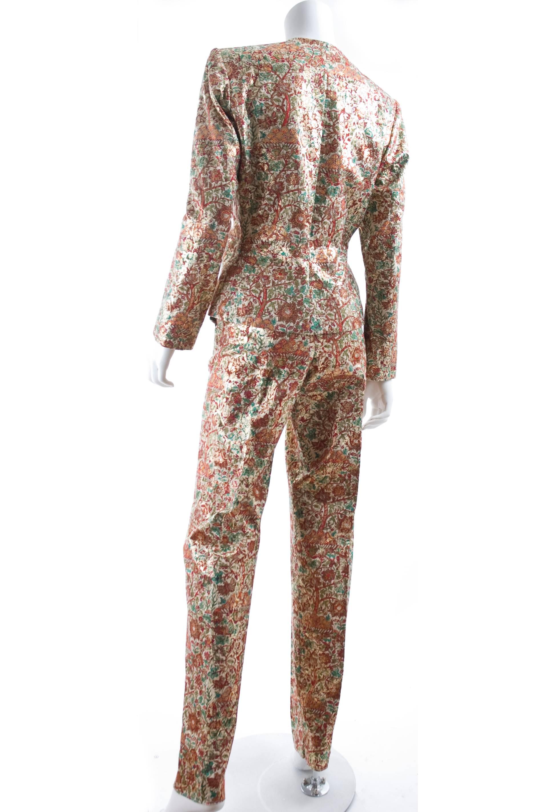 Vintage Yves Saint Laurent Brocade Suit in Gold, Red and Green In Excellent Condition For Sale In Hamburg, Deutschland