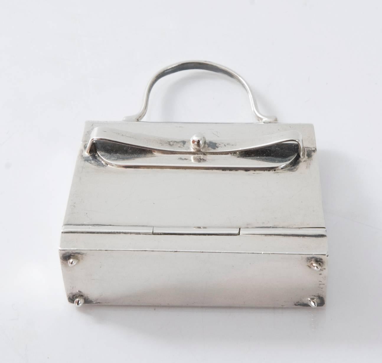 HERMES Paris Mini Kelly Pill Box in  925 Sterling Silver In Excellent Condition For Sale In Hamburg, Deutschland