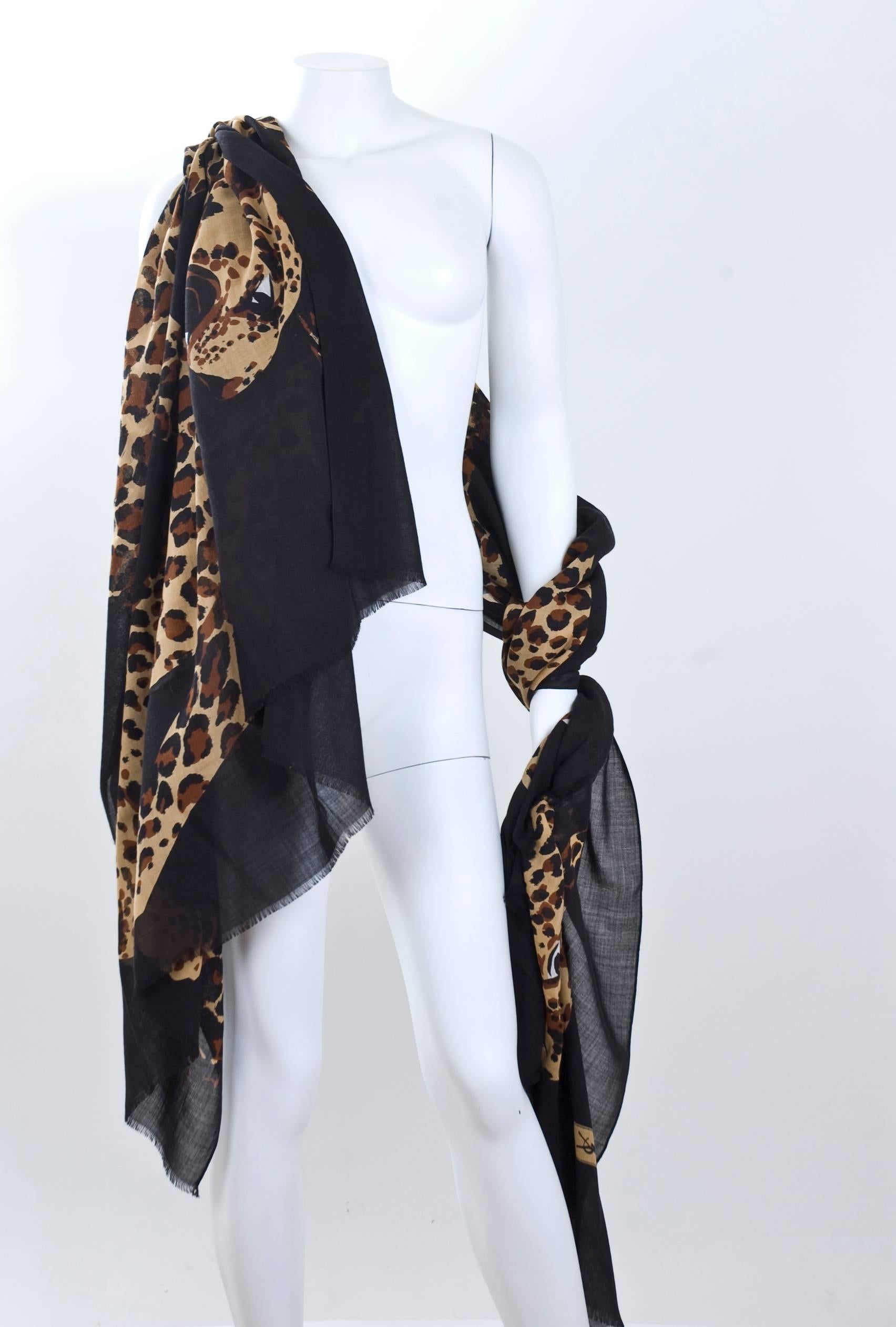 Yves Saint Laurent Vintage Giant Scarf Wrap Sarong with Leopards 90x54, 1980s   In Excellent Condition For Sale In Hamburg, Deutschland