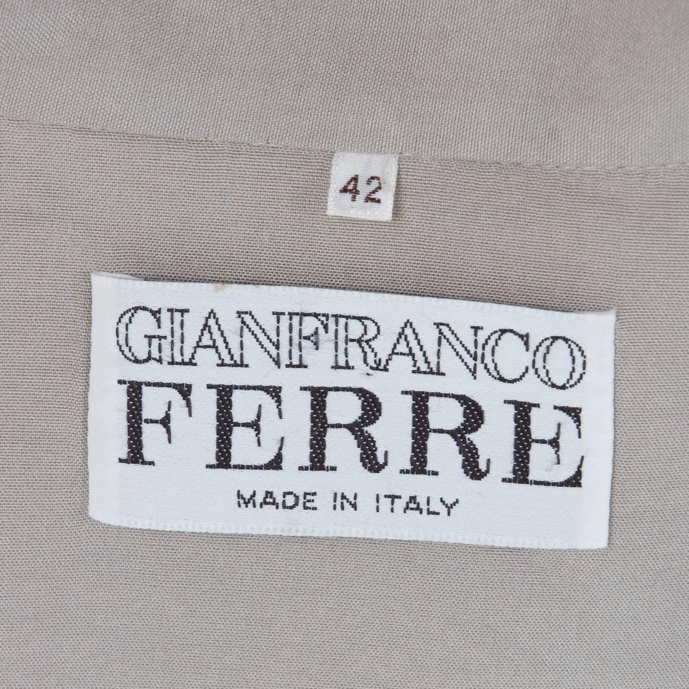 Vintage 90s Gianfranco Ferre Light Jacket or Blouse in Khaki Green For Sale 3