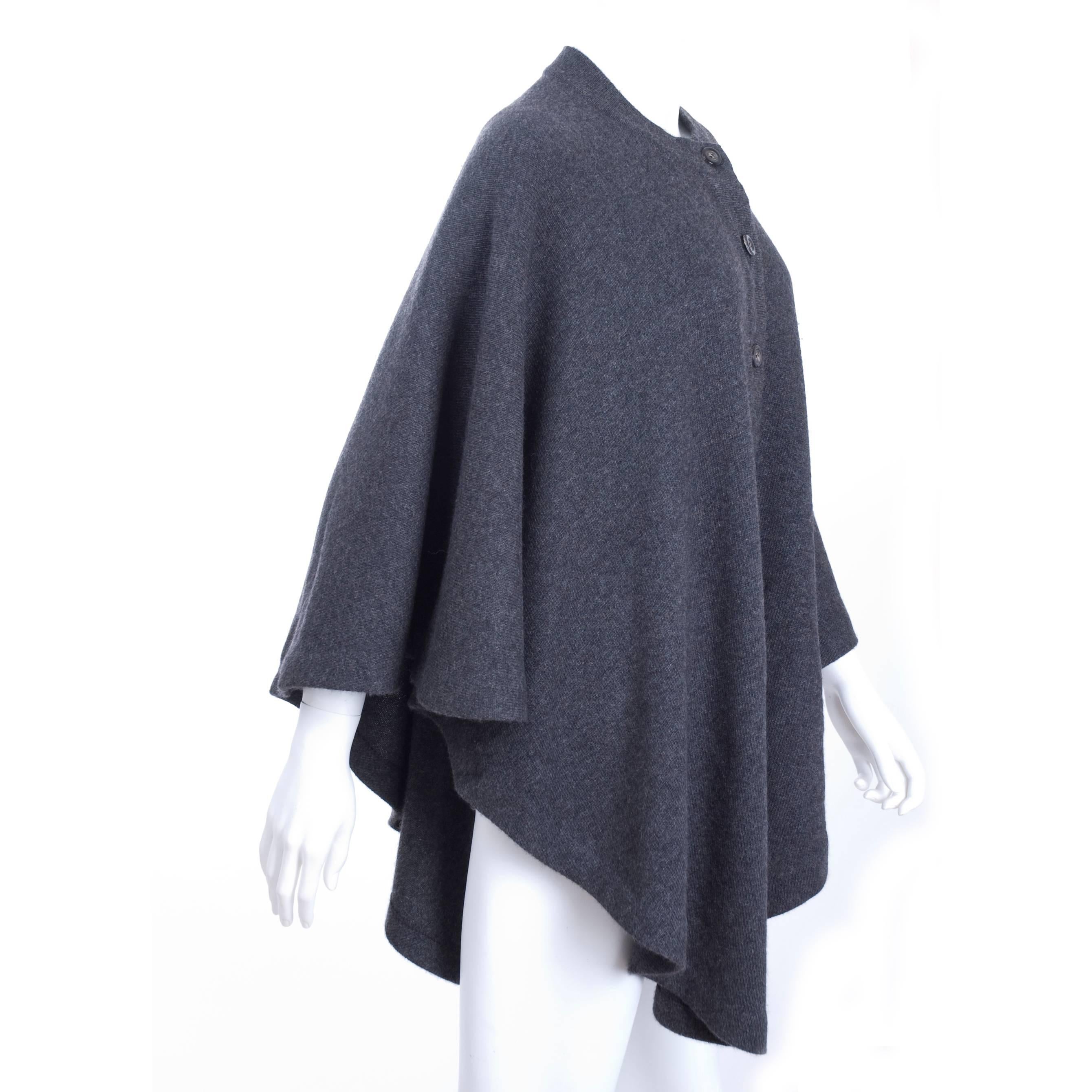 Black CHANEL Grey Cashmere Knit Cape For Sale