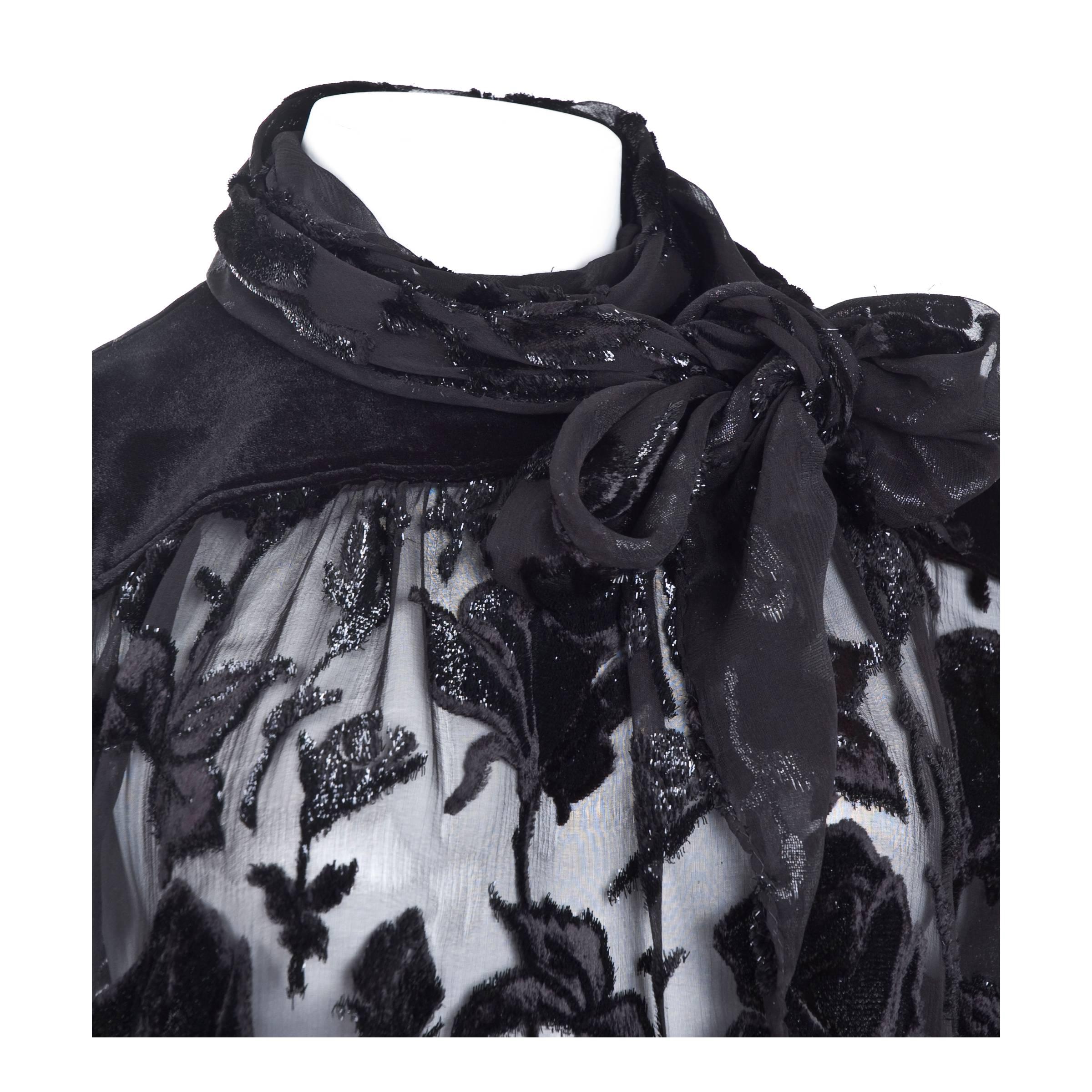 90s Vintage Emanuel UNGARO Black Silk Blouse with Rose Pattern Burnout Velvet  For Sale 1