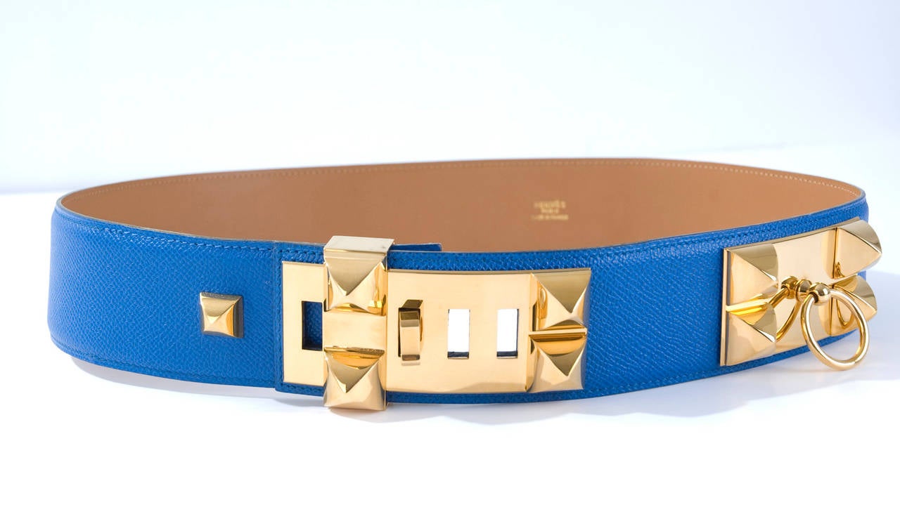 Blue Hermès Collier de Chien Leather belt with gold-tone hardware and bar insert closure at front. Stamped Circle W from 1993.
Excellent condition.
Size 75 - length 34