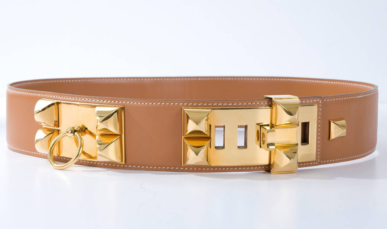 Camel Hermès Collier de Chien Leather belt with gold-tone hardware and bar insert closure at front. Stamped Circle Q from 1987.
Excellent condition.
Size 75 - length 34,5