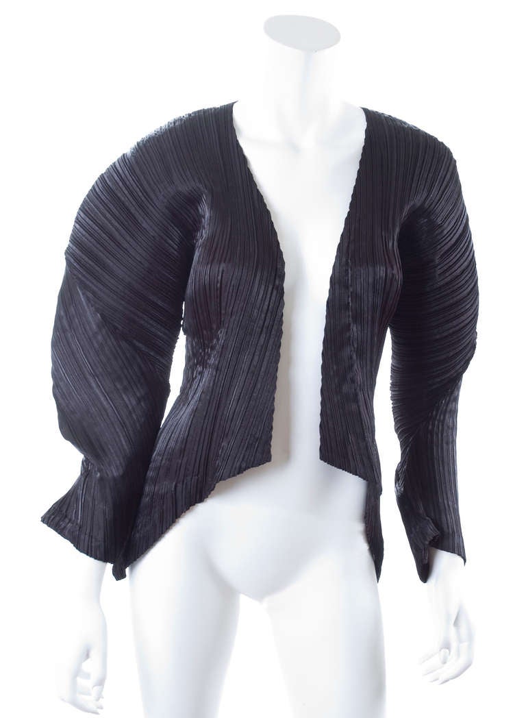 80's Issey Miyake Black Sculptural Jacket.
Size M
Measurements:
Length front 20