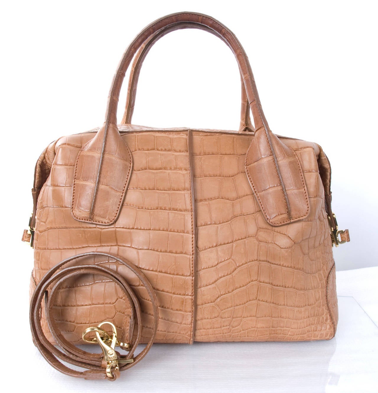Women's Tod's D- Luxury Bag in Alligator Medium Bauletto Bowler For Sale