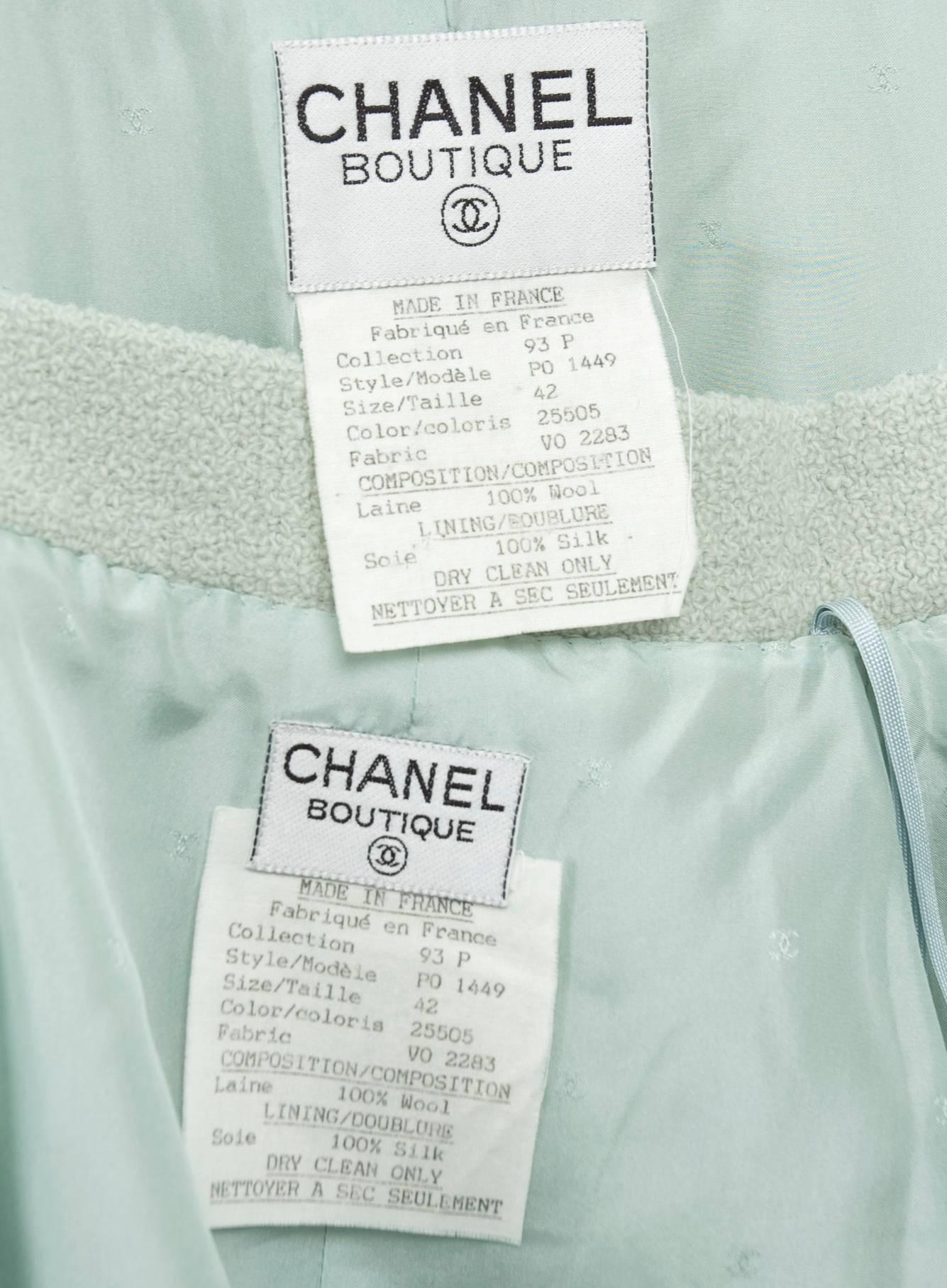 Vintage 1993 Chanel Boucle Suit in Mint Green and CC Logo Buttons For Sale 4