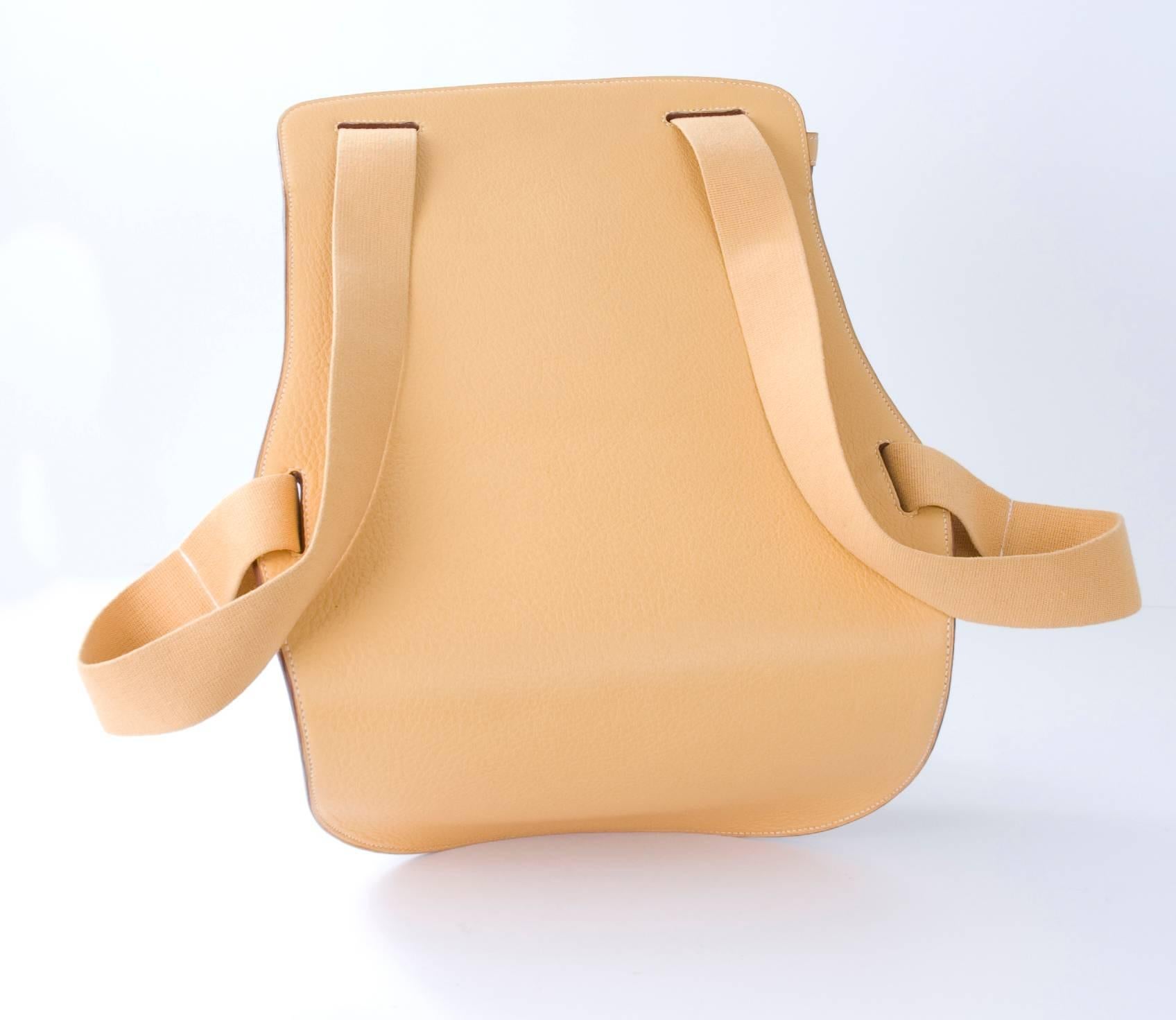 Hermes Etrusque Backpack Natural Rubber and Leather In Excellent Condition For Sale In Hamburg, Deutschland