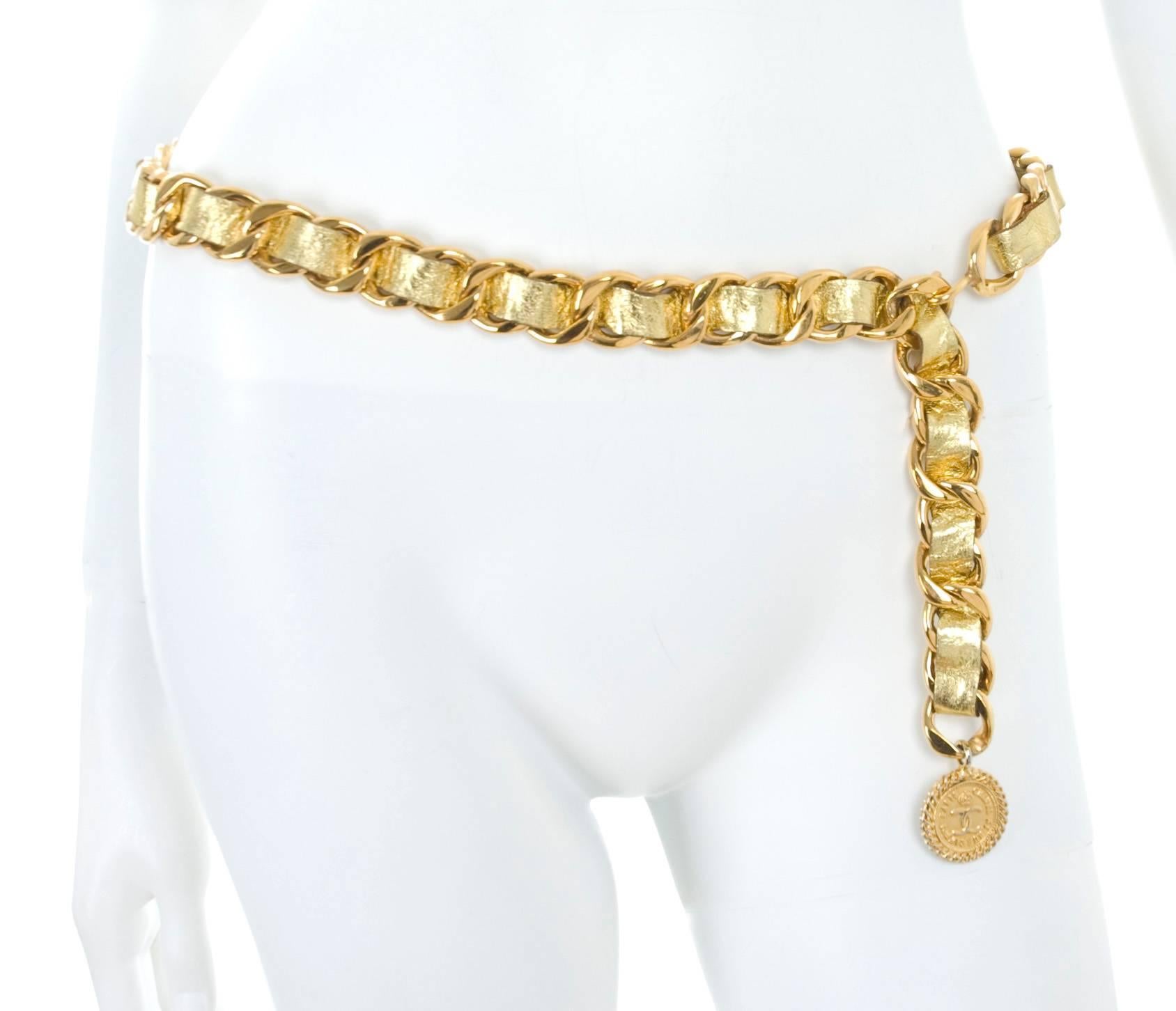 Vintage 1980's Chanel  Gold Lamb Leather and Gilded Chain Belt In Excellent Condition For Sale In Hamburg, Deutschland