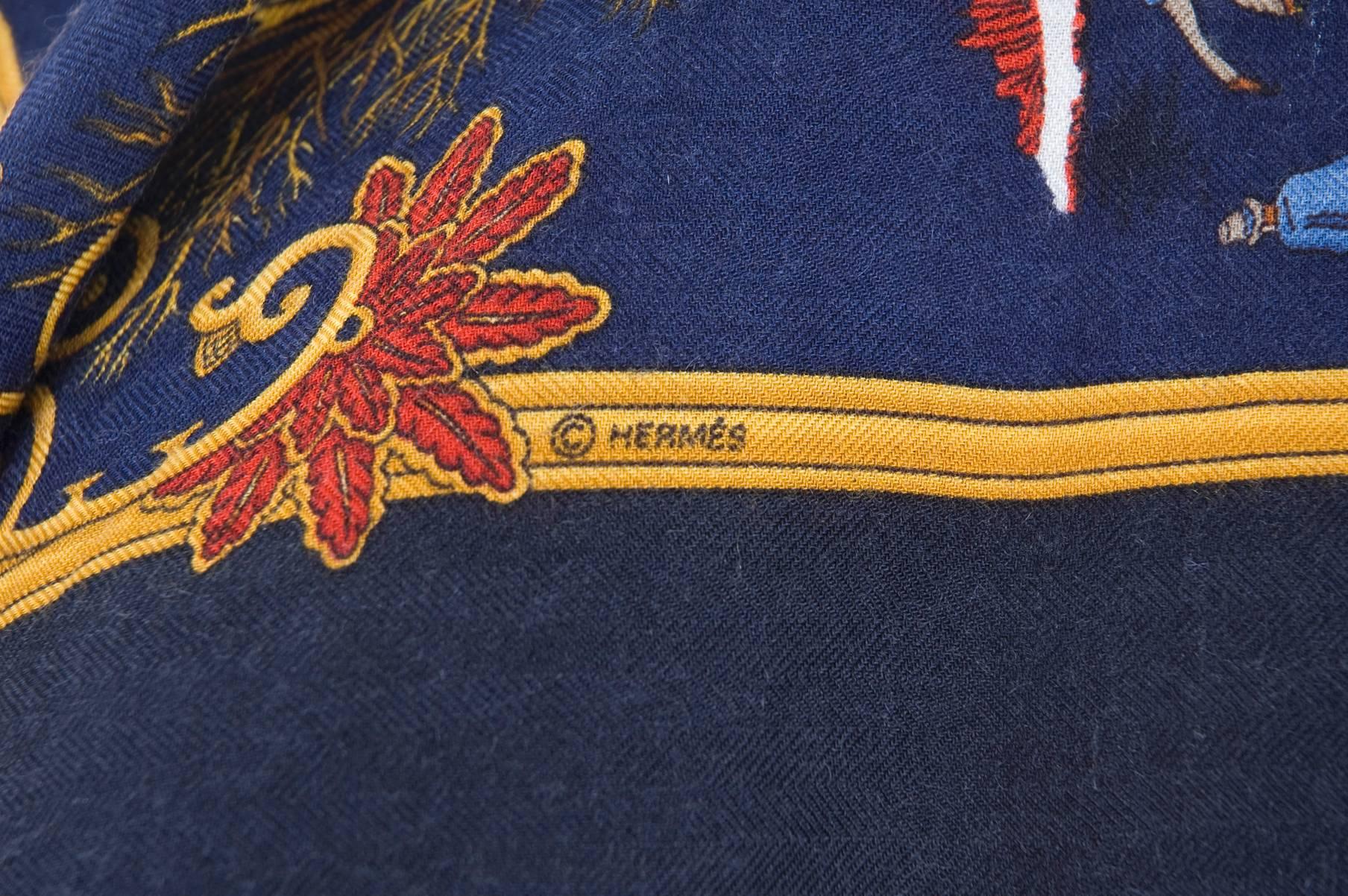 Rare Vintage Hermes Scarf Joies D'Hiver Navy Border Cashmere/Silk  In Excellent Condition For Sale In Hamburg, Deutschland