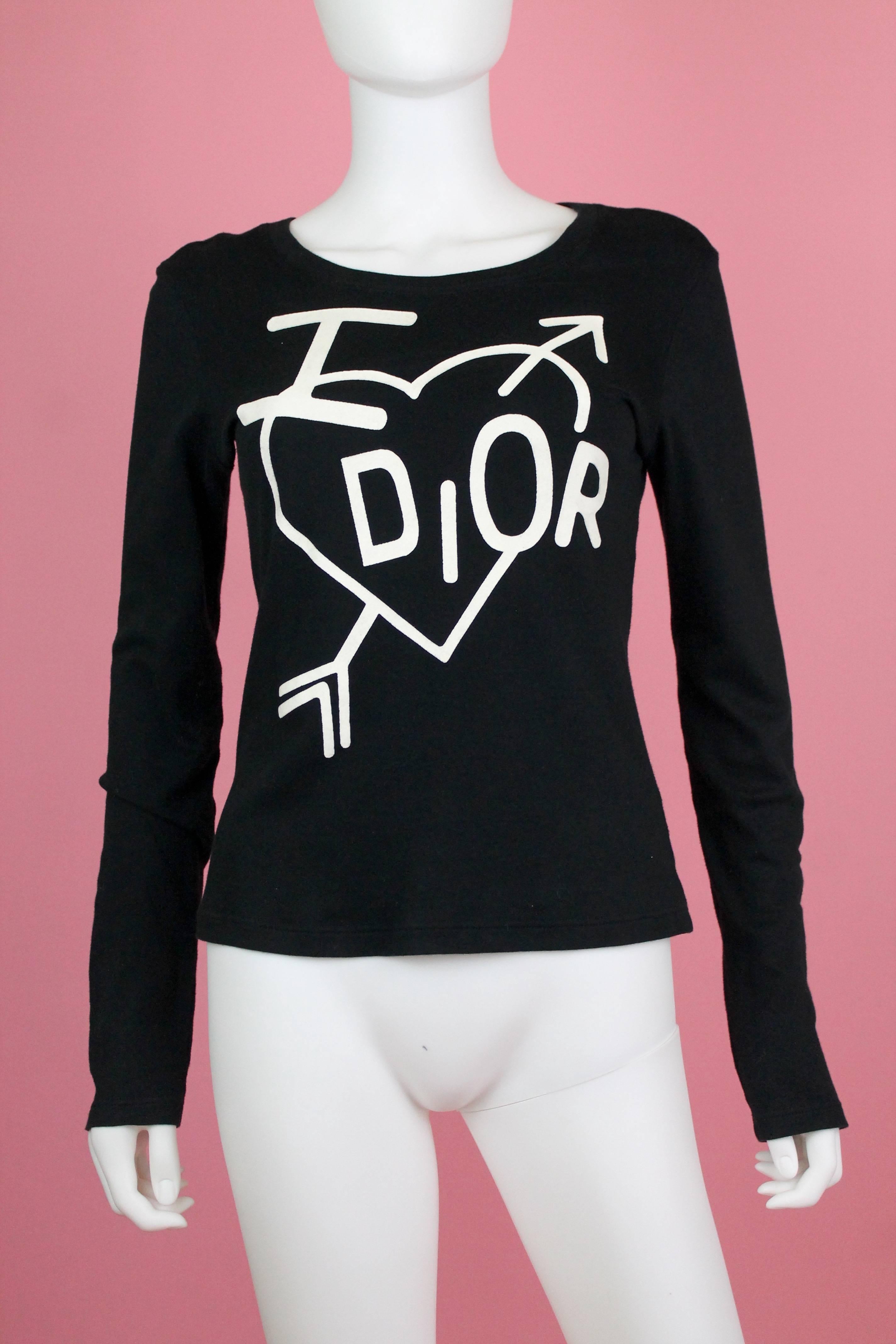 -Adorable long sleeve t-shirt from Christian Dior under Galliano's tenure
-Features 