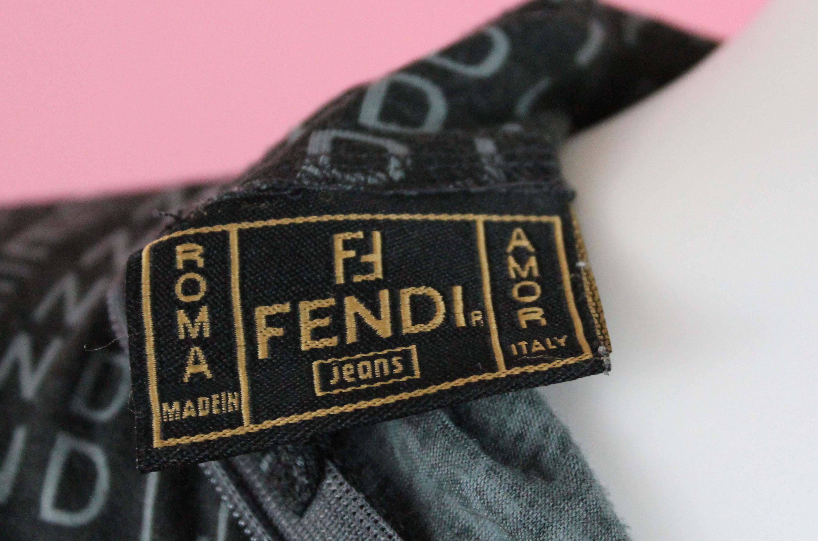 Fendi Jeans Logo Grey Long Sleeve Shirt, c. 90's, Size 4/6 In Good Condition In Los Angeles, CA
