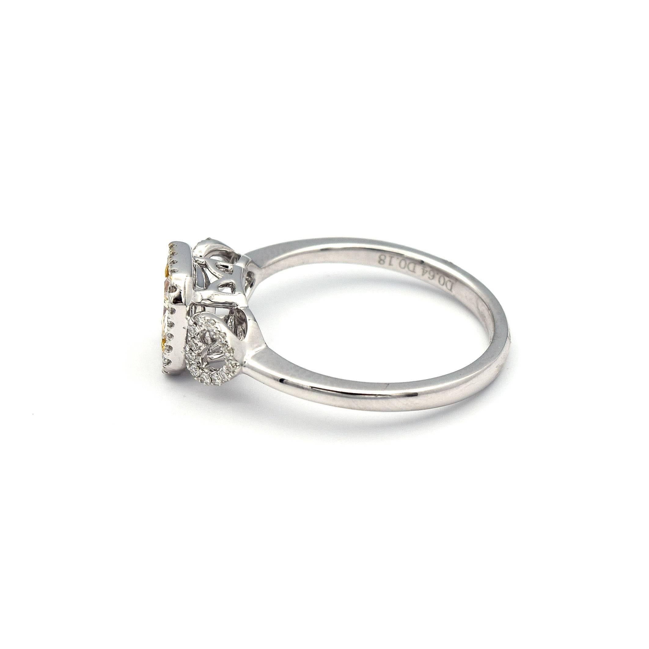 18 carat white gold ring