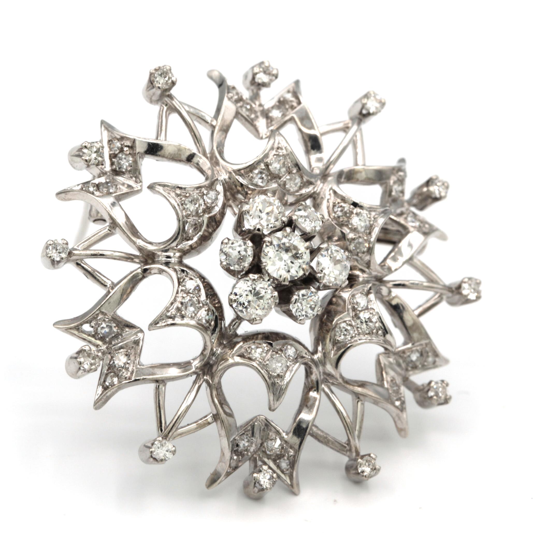 14K White Gold Flower Diamond Brooch / Pin  For Sale 1