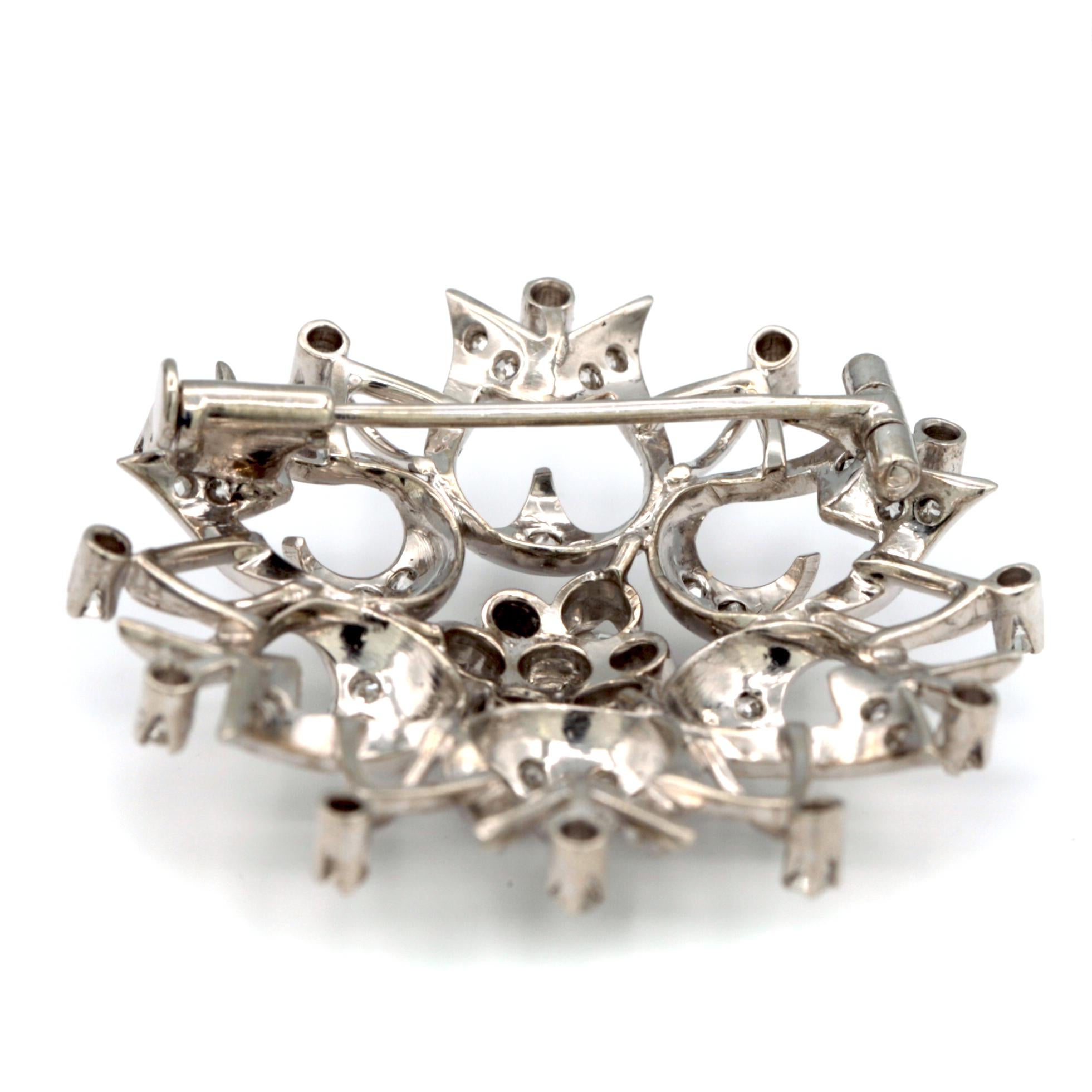 14K White Gold Flower Diamond Brooch / Pin  For Sale 2