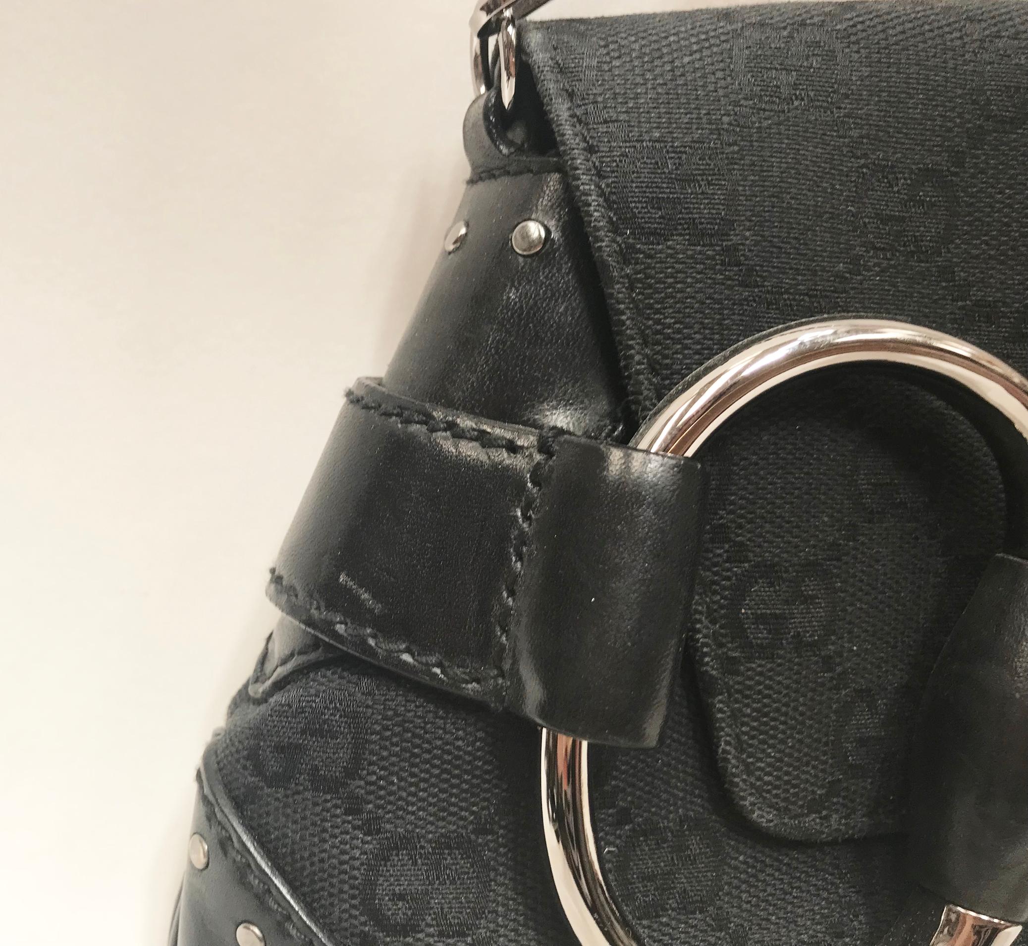Gucci black canvas monogram horsebit clutch bag For Sale 2