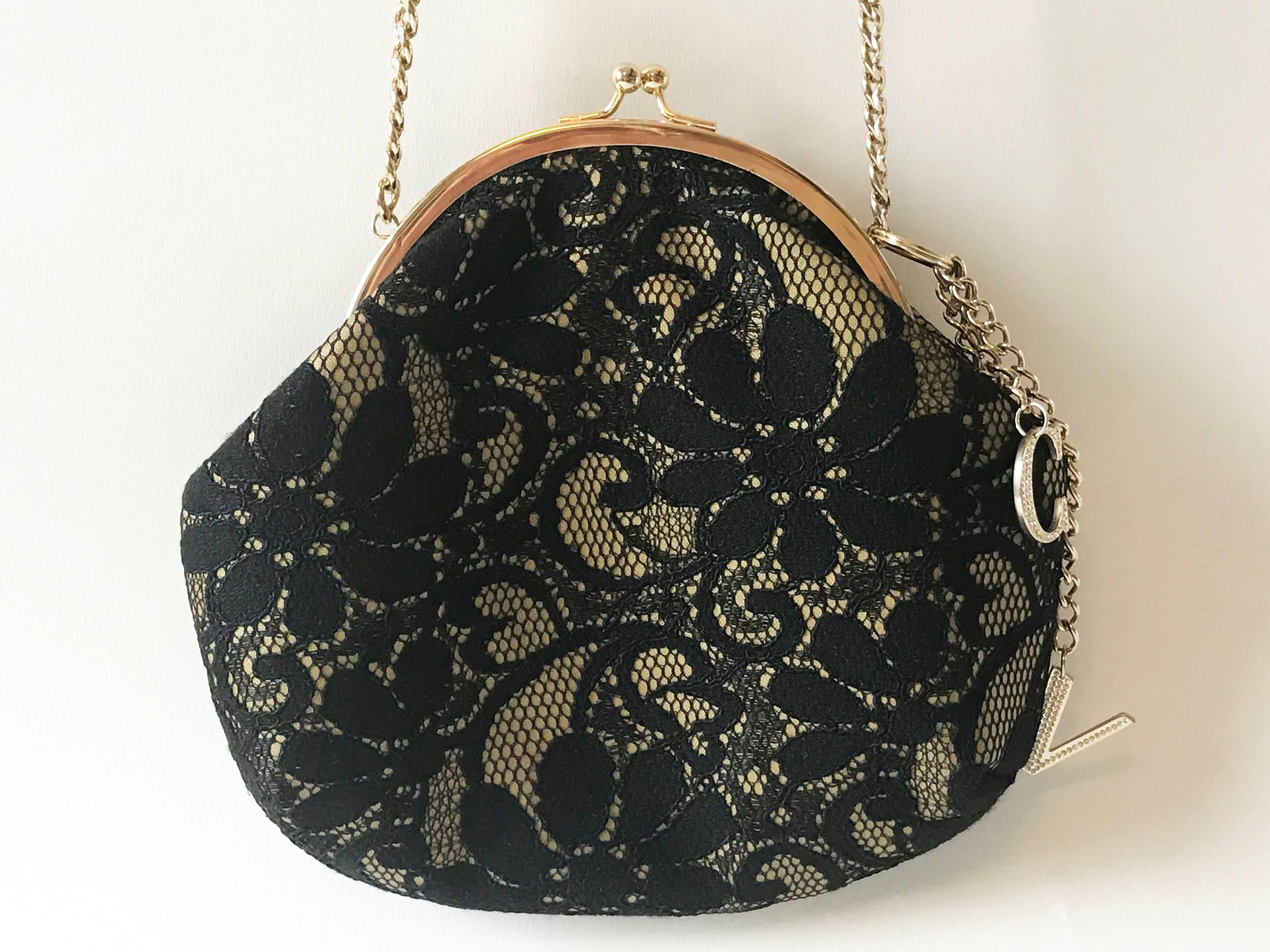  Versace Jeans Couture black lace purse. 1990's In Excellent Condition For Sale In Bilbao, ES