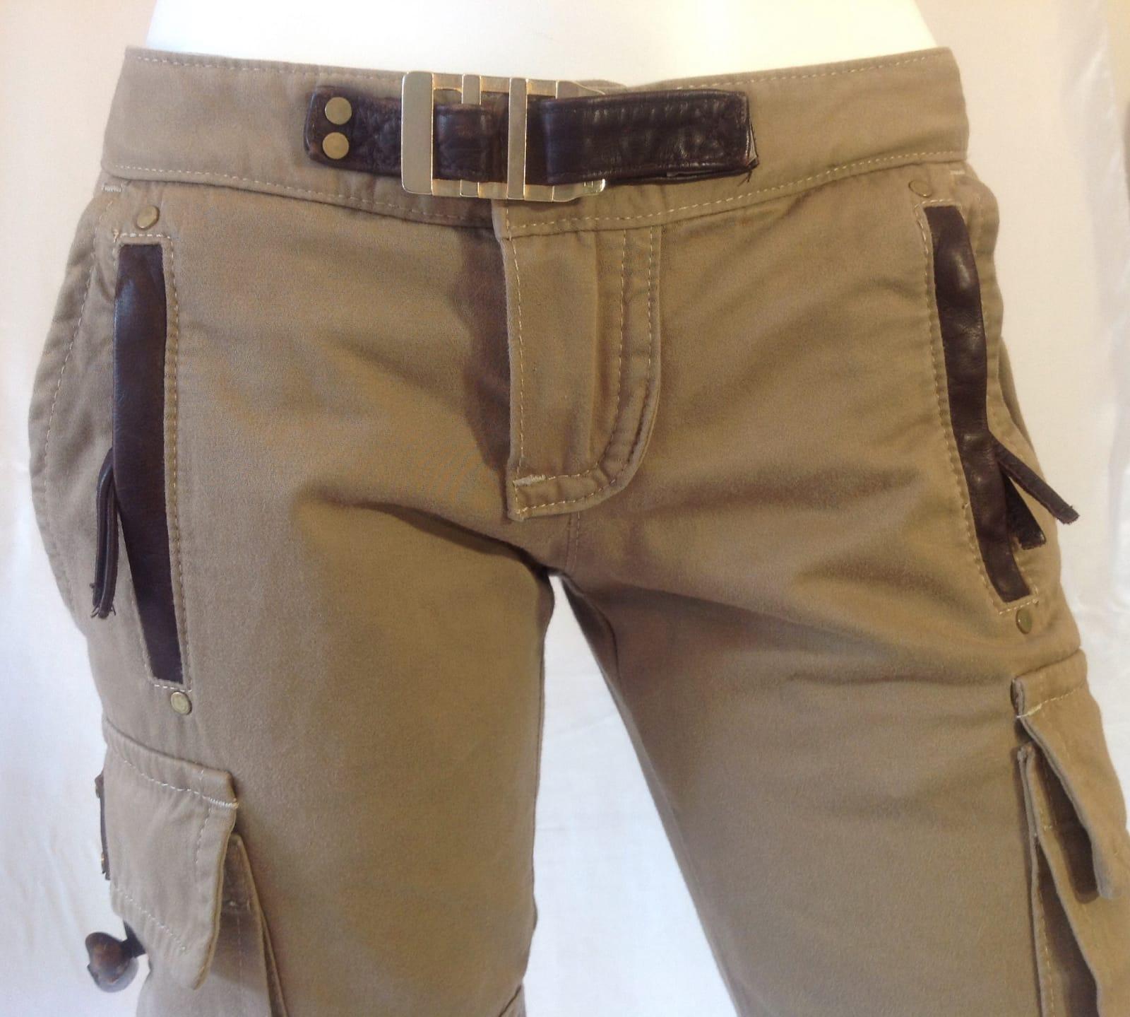 Brown Dsquared2, cropped pants. For Sale