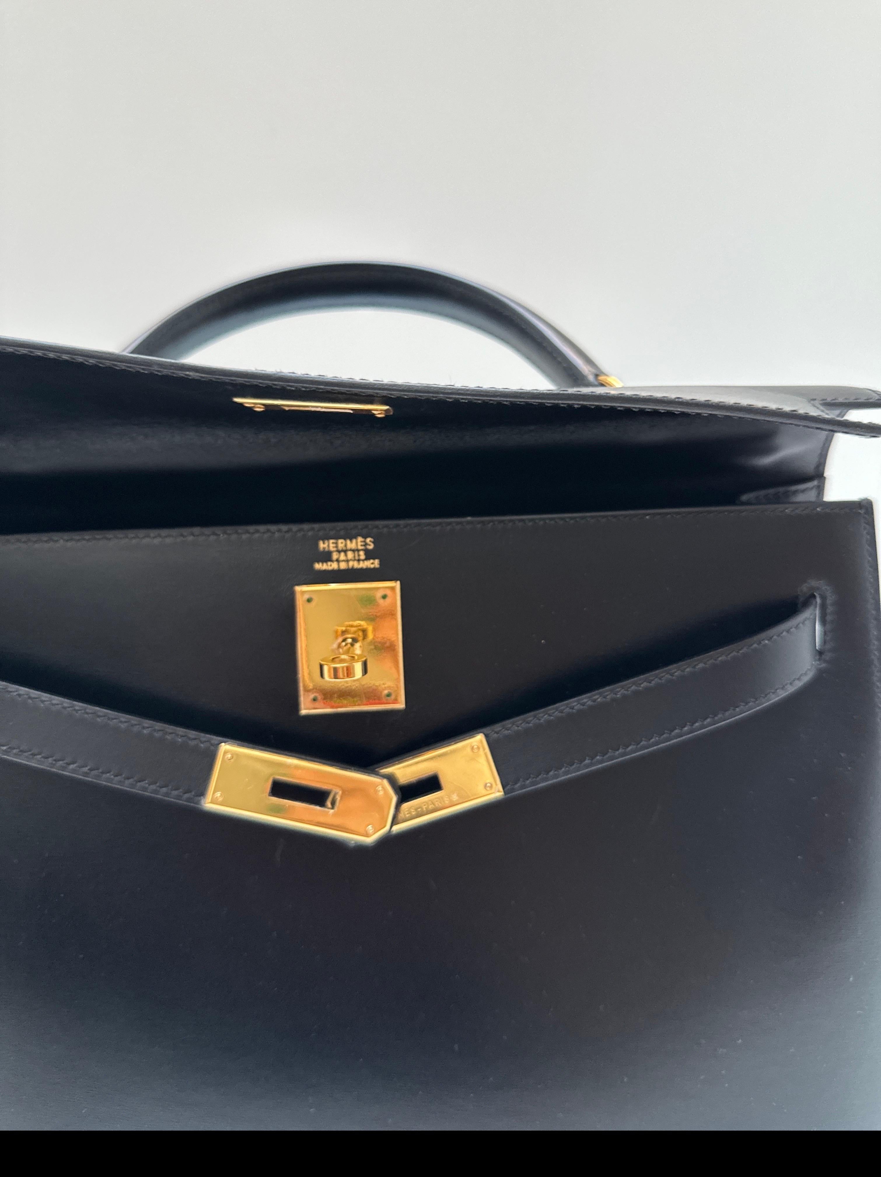 Schwarze Kelly 32 Tasche von Hermès im Angebot 8