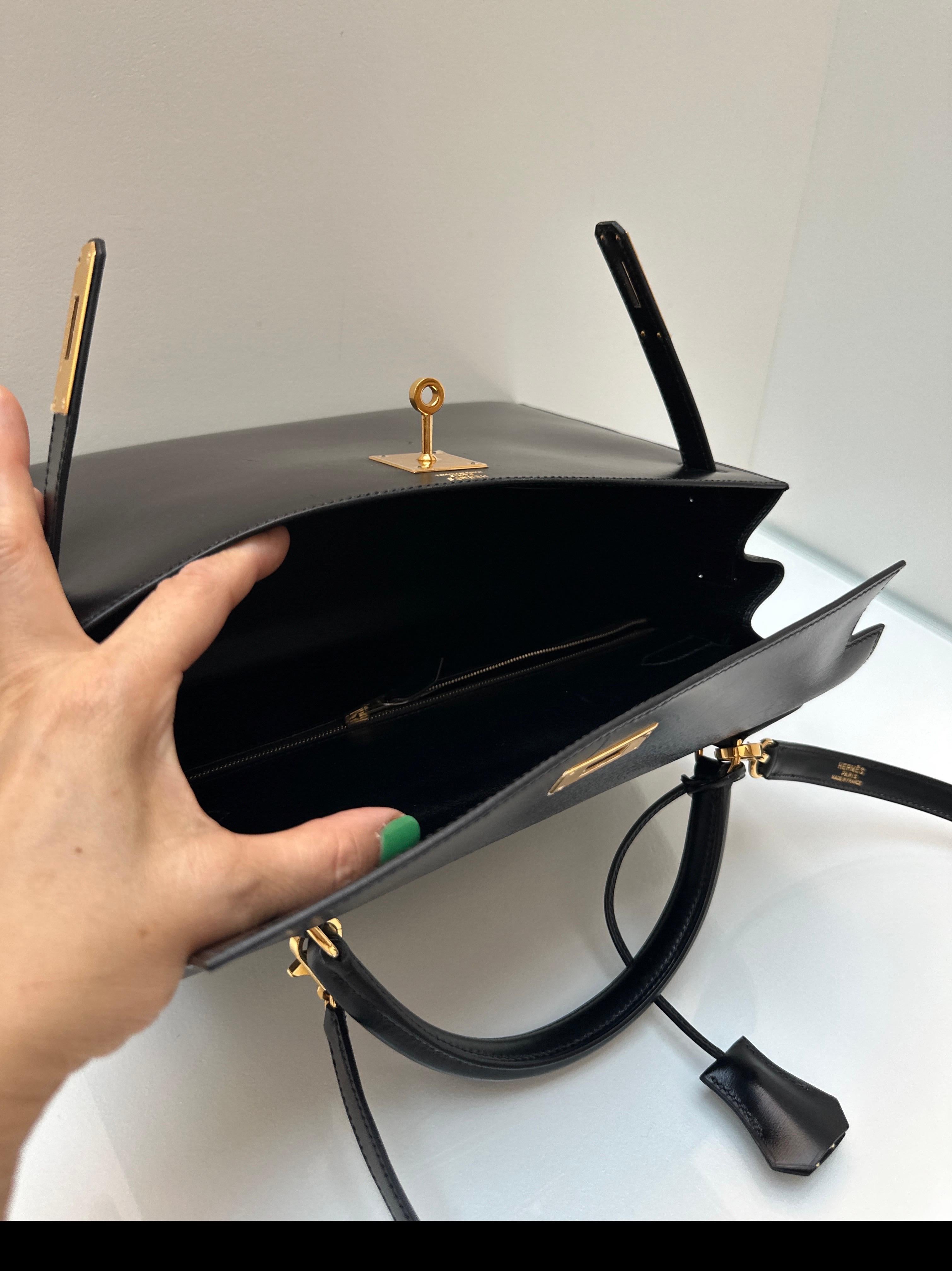 Schwarze Kelly 32 Tasche von Hermès im Angebot 11