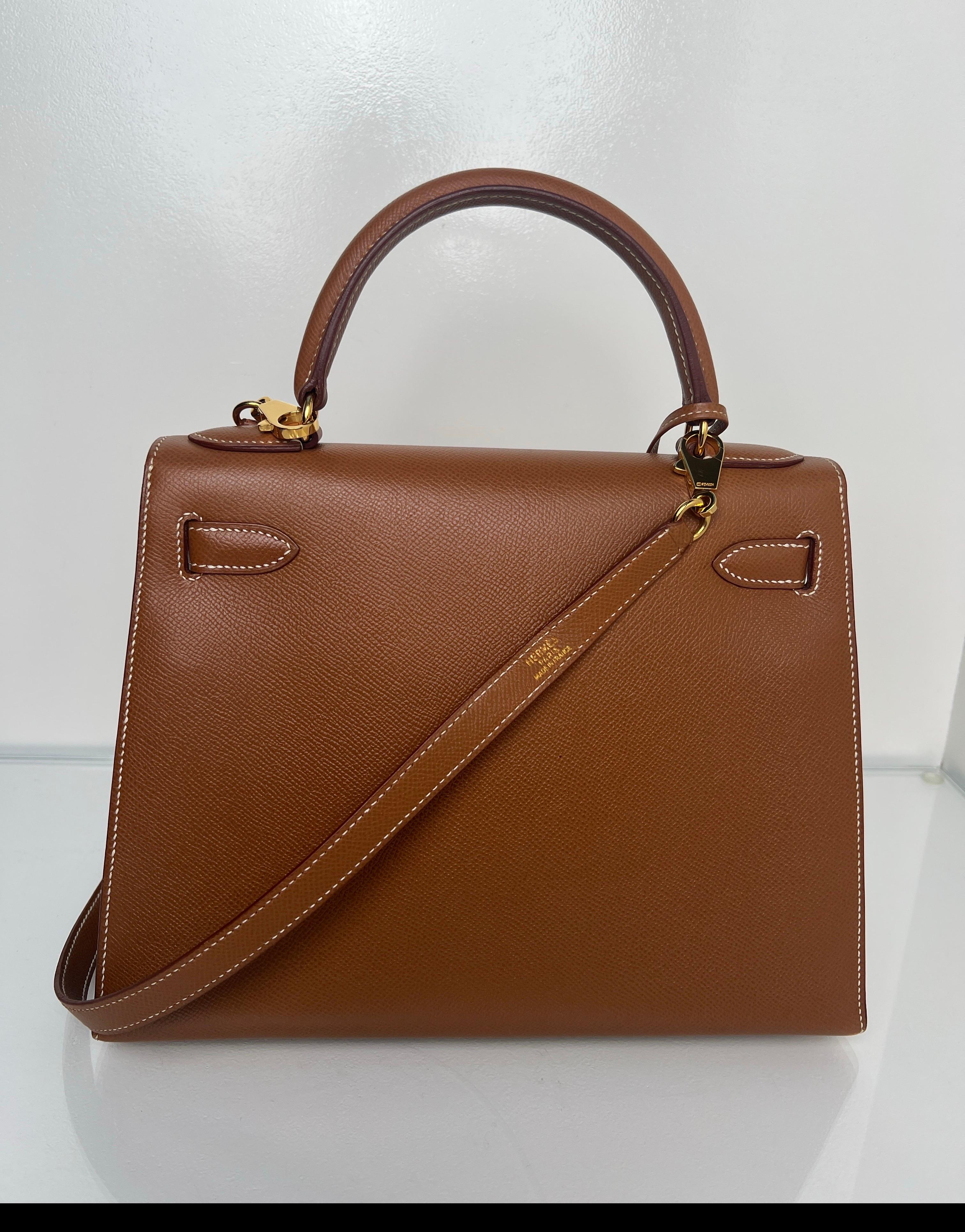 Sac Kelly 28 en or de Hermes en vente 1