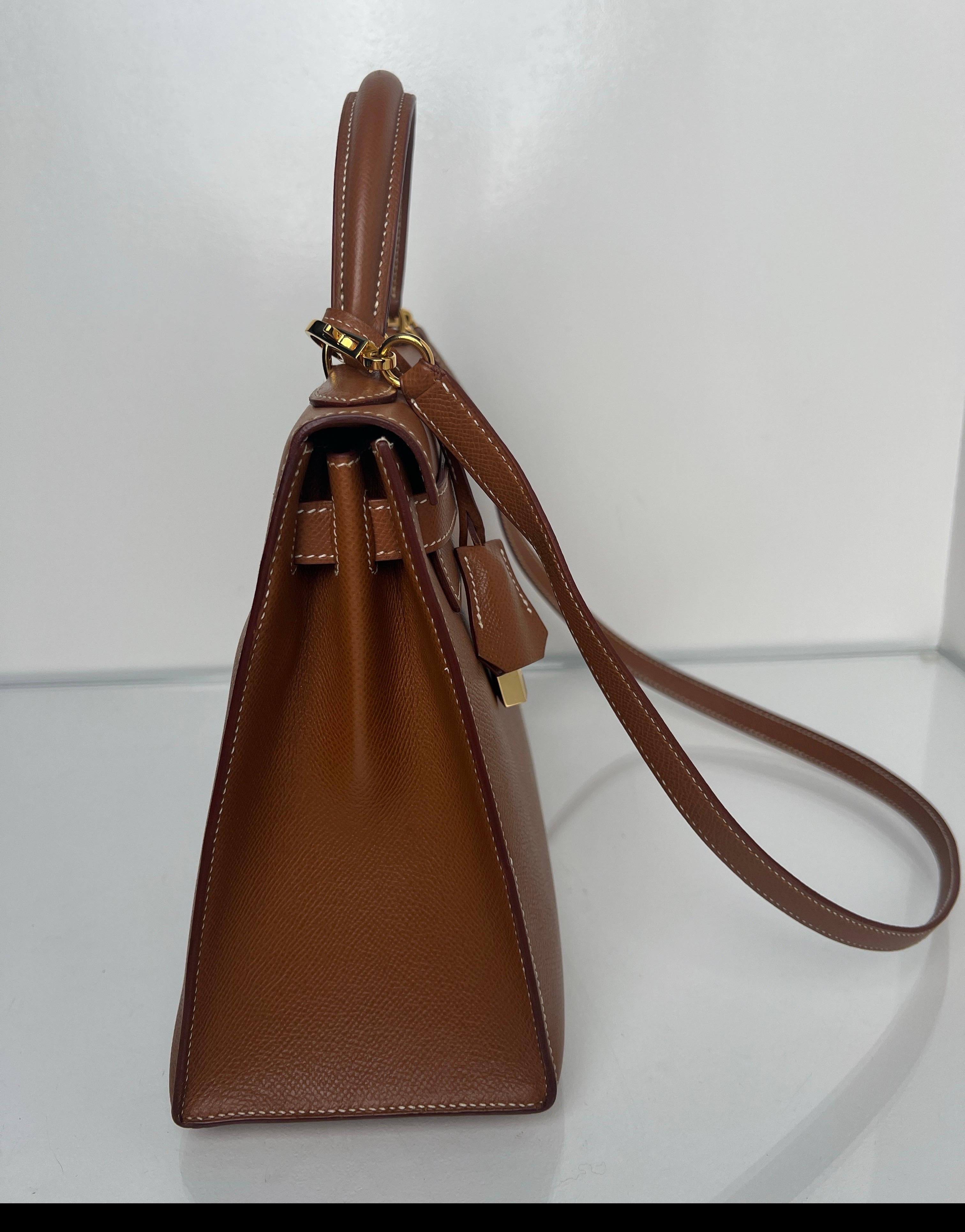 Sac Kelly 28 en or de Hermes en vente 3
