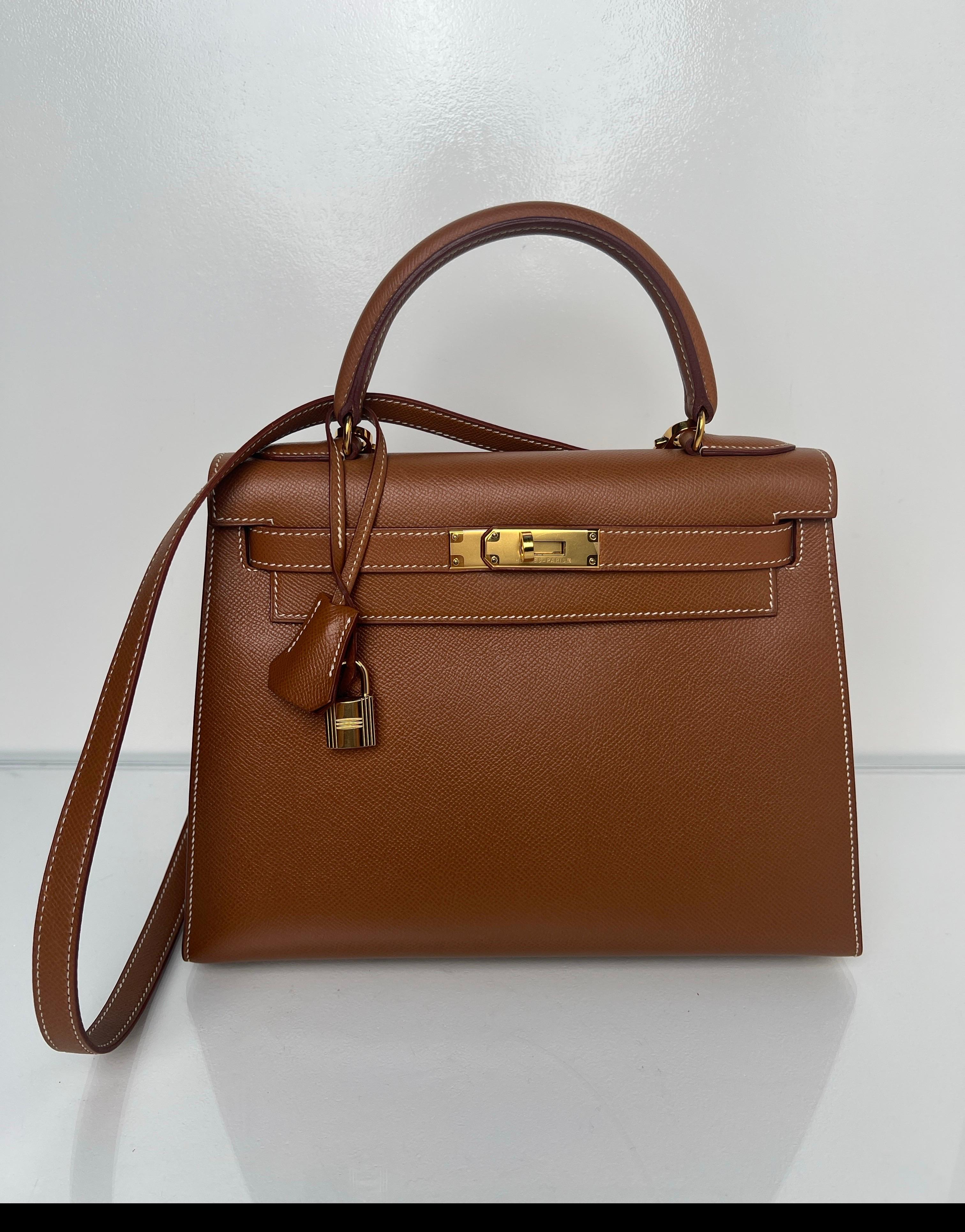 Sac Kelly 28 en or de Hermes en vente 4