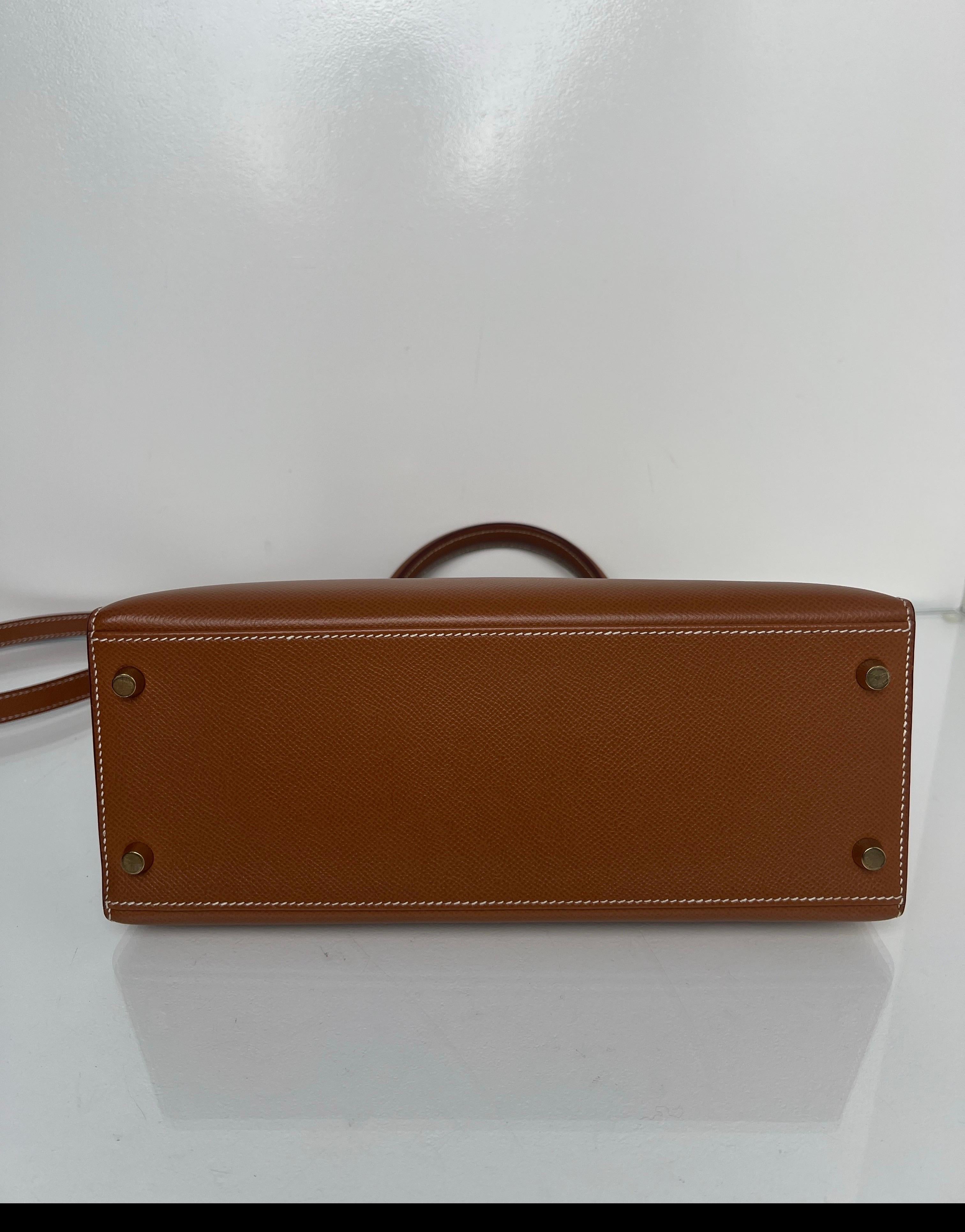 Sac Kelly 28 en or de Hermes en vente 6