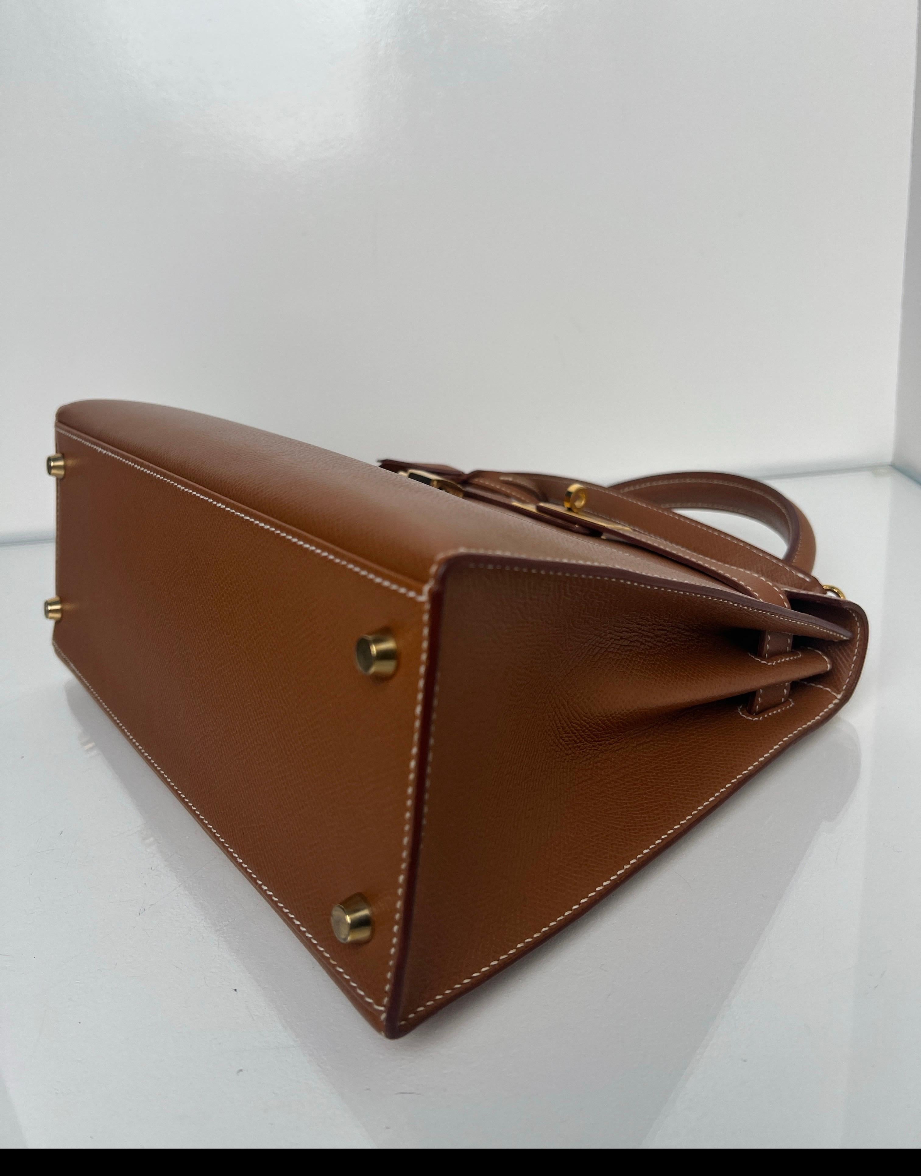 Sac Kelly 28 en or de Hermes en vente 8