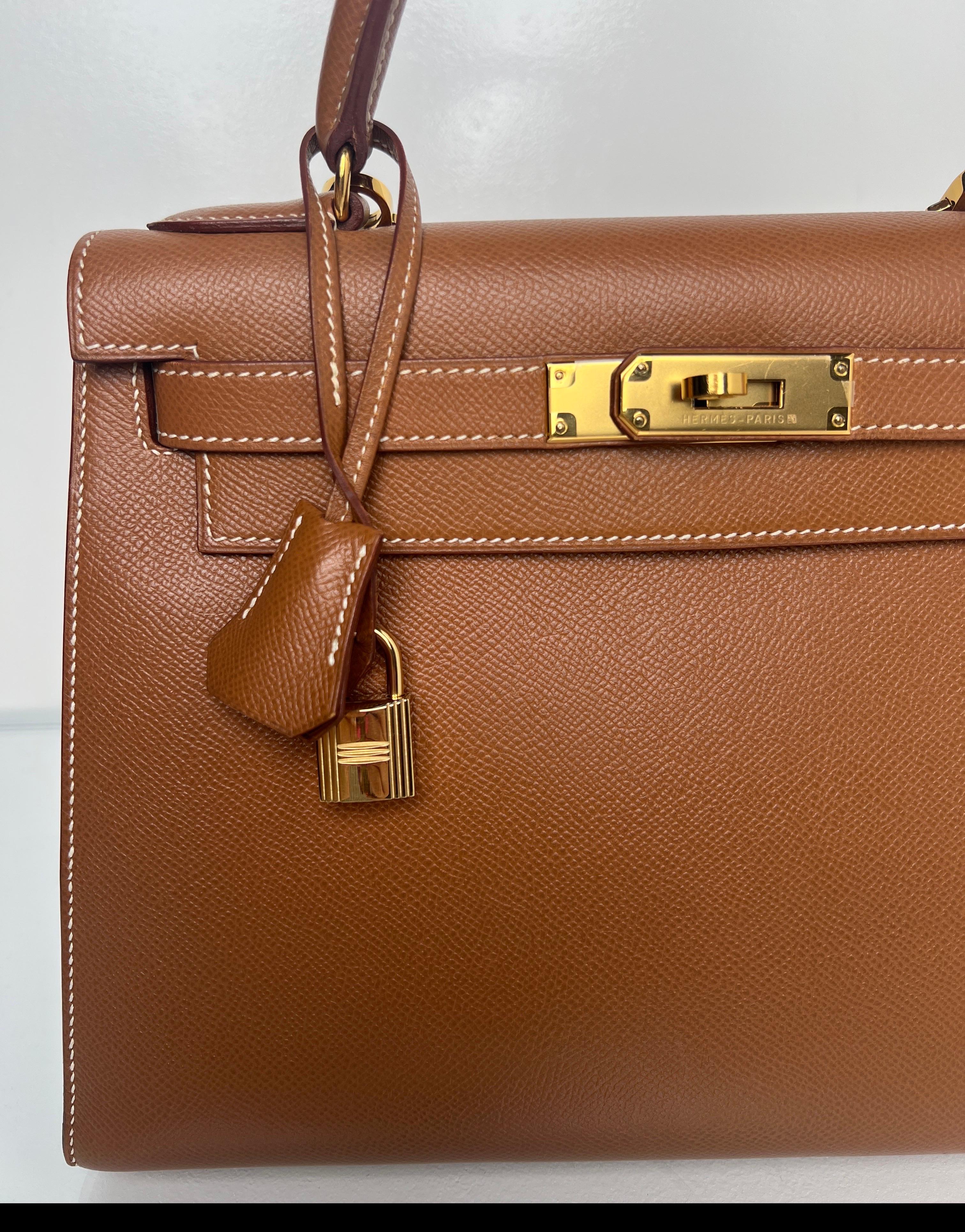 Sac Kelly 28 en or de Hermes en vente 15