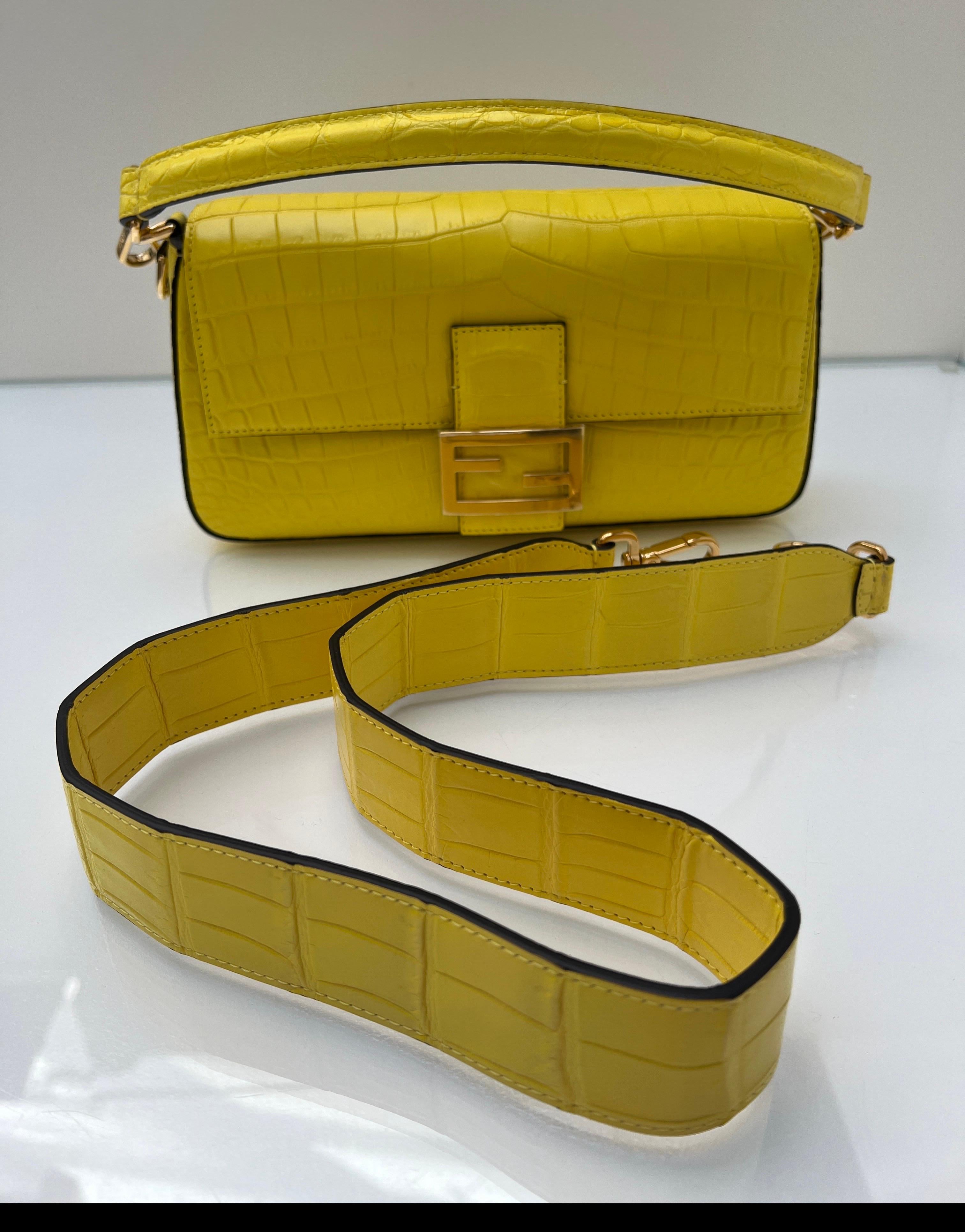 Fendi Chartreuse Exotic Baguette Hardware Oro in vendita 10