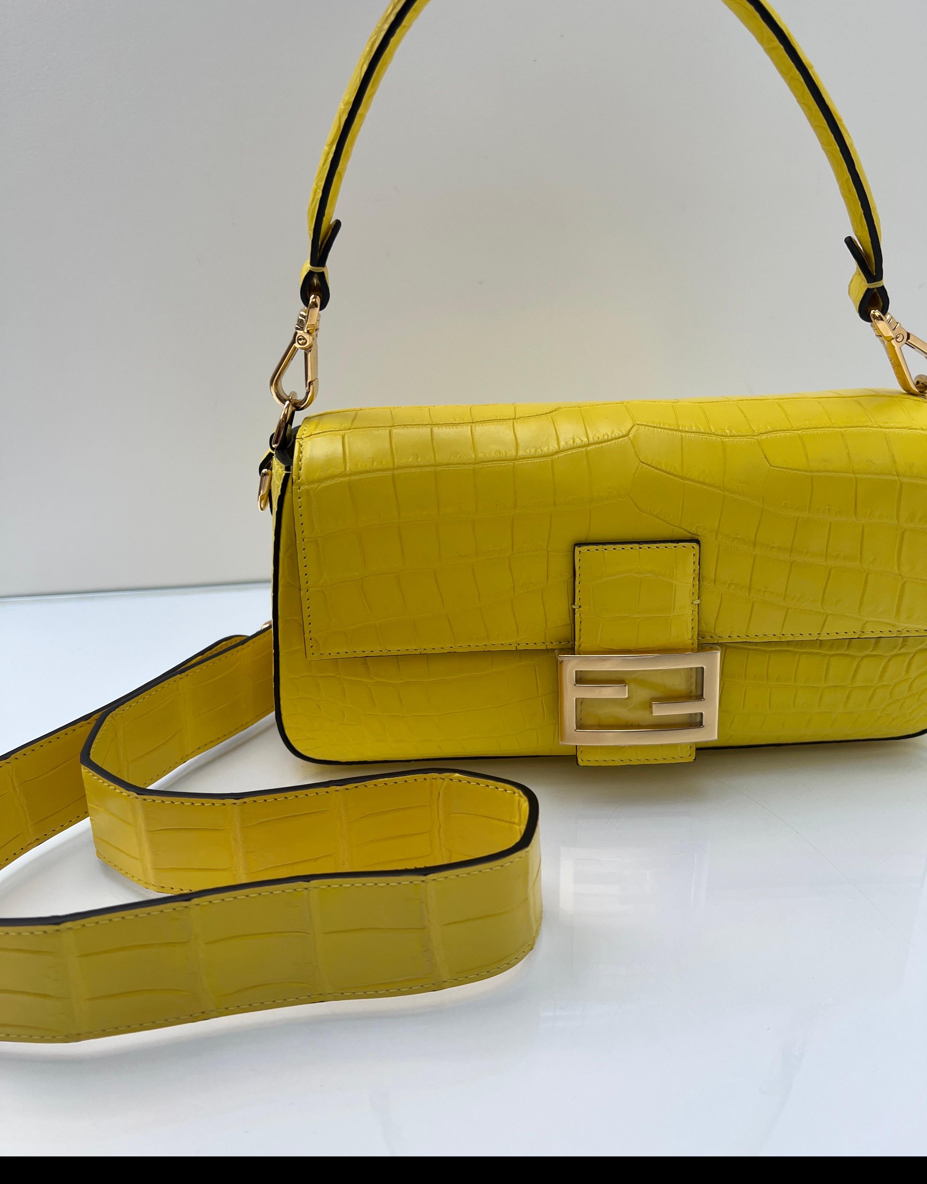 Fendi Chartreuse Exotic Baguette Hardware Oro in vendita 11