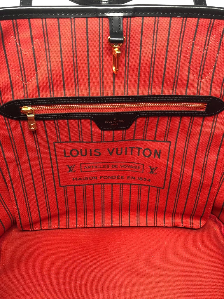 Louis Vuitton Monogram World Tour Neverfull MM Tote at 1stDibs