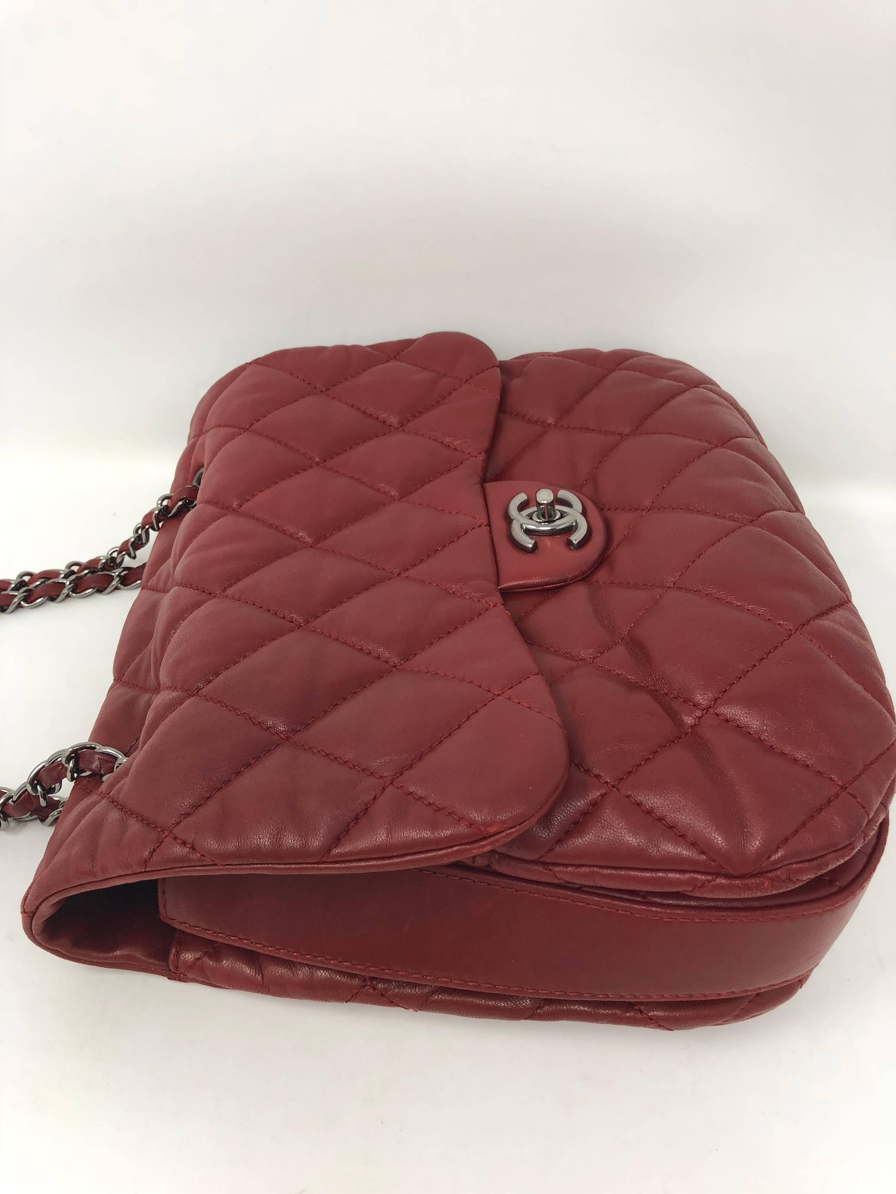 Chanel Rote Blasenledertasche (Braun)