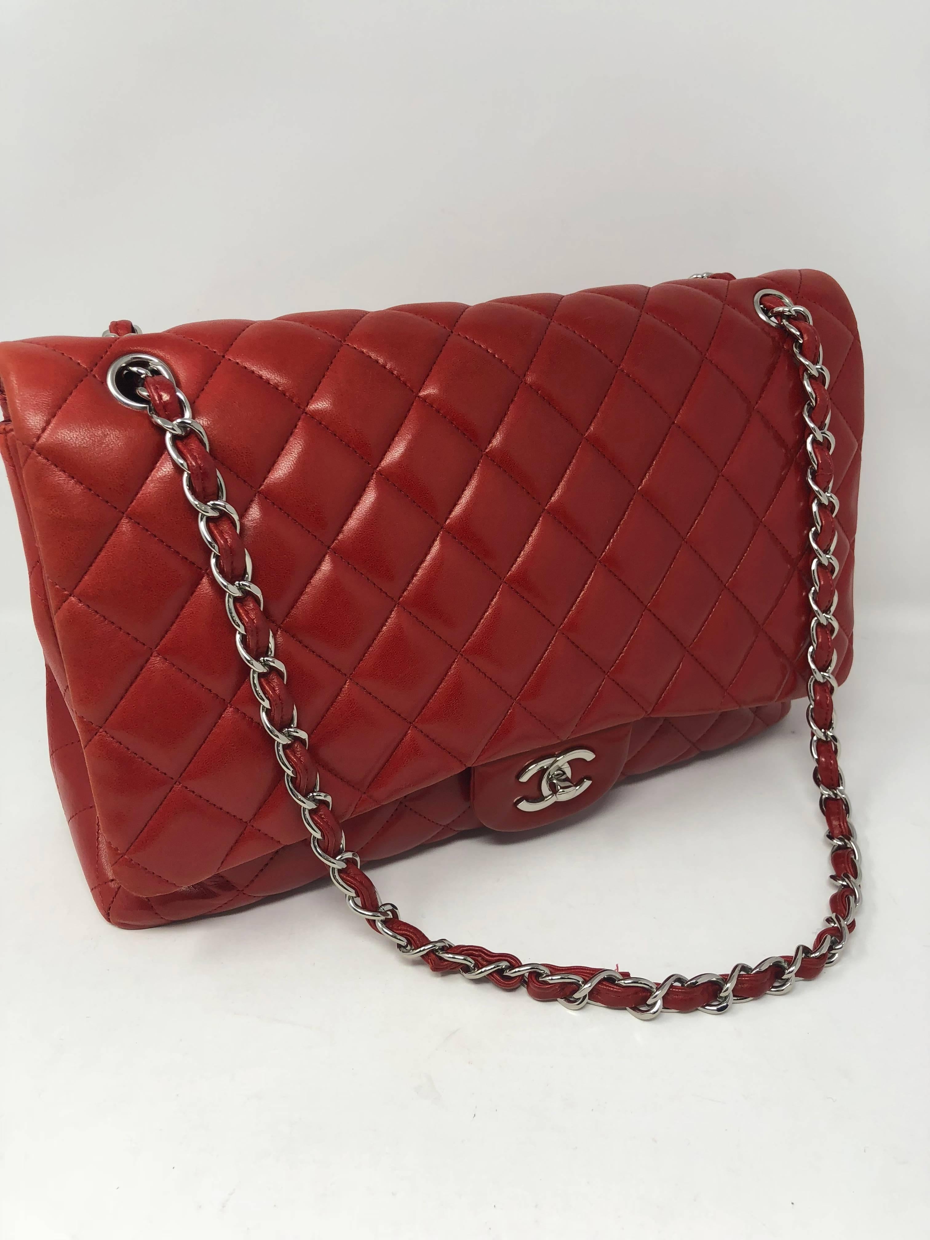 Red Chanel Maxi Lambskin Bag In Good Condition In Athens, GA