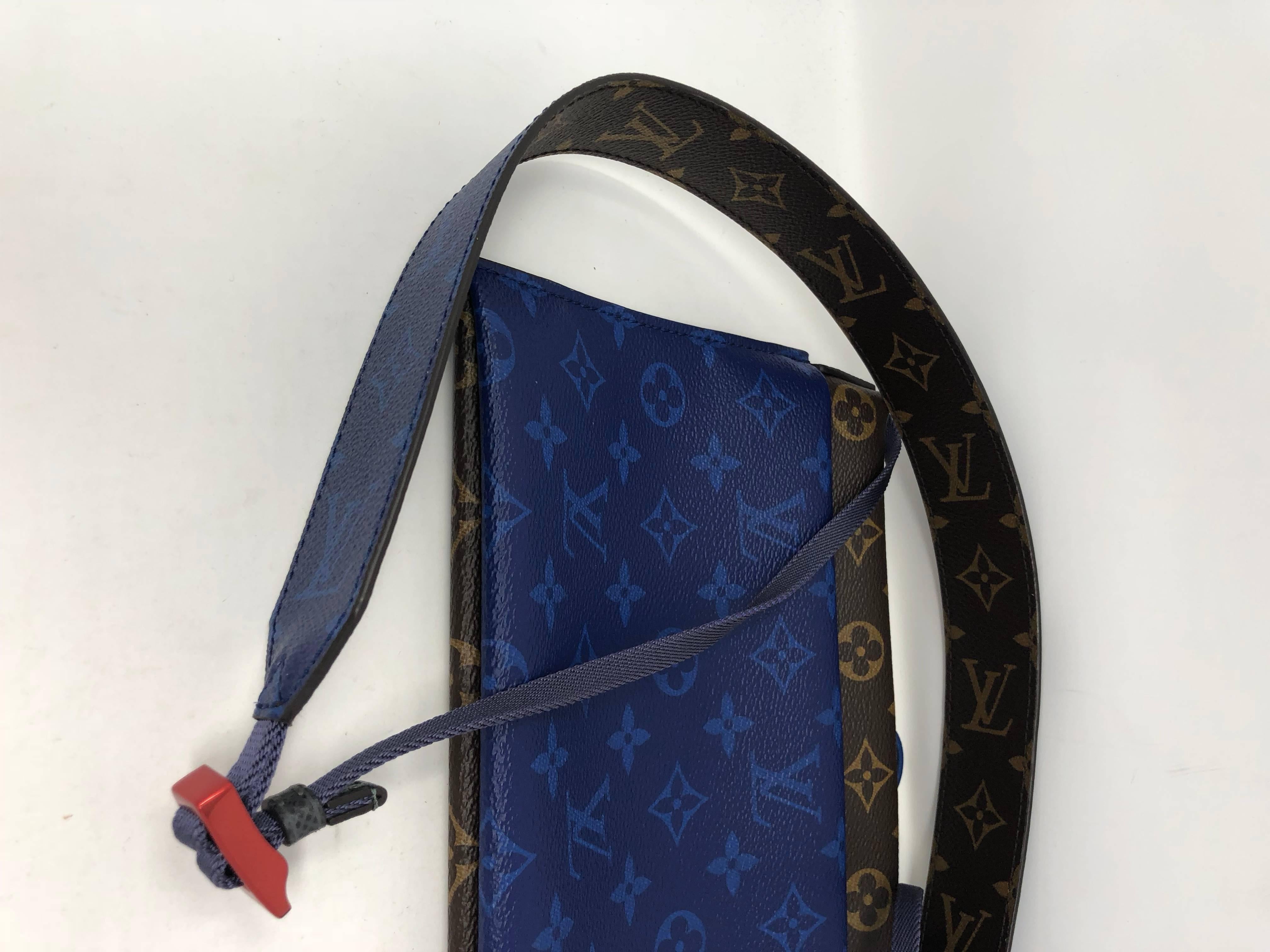 lv pouch blue