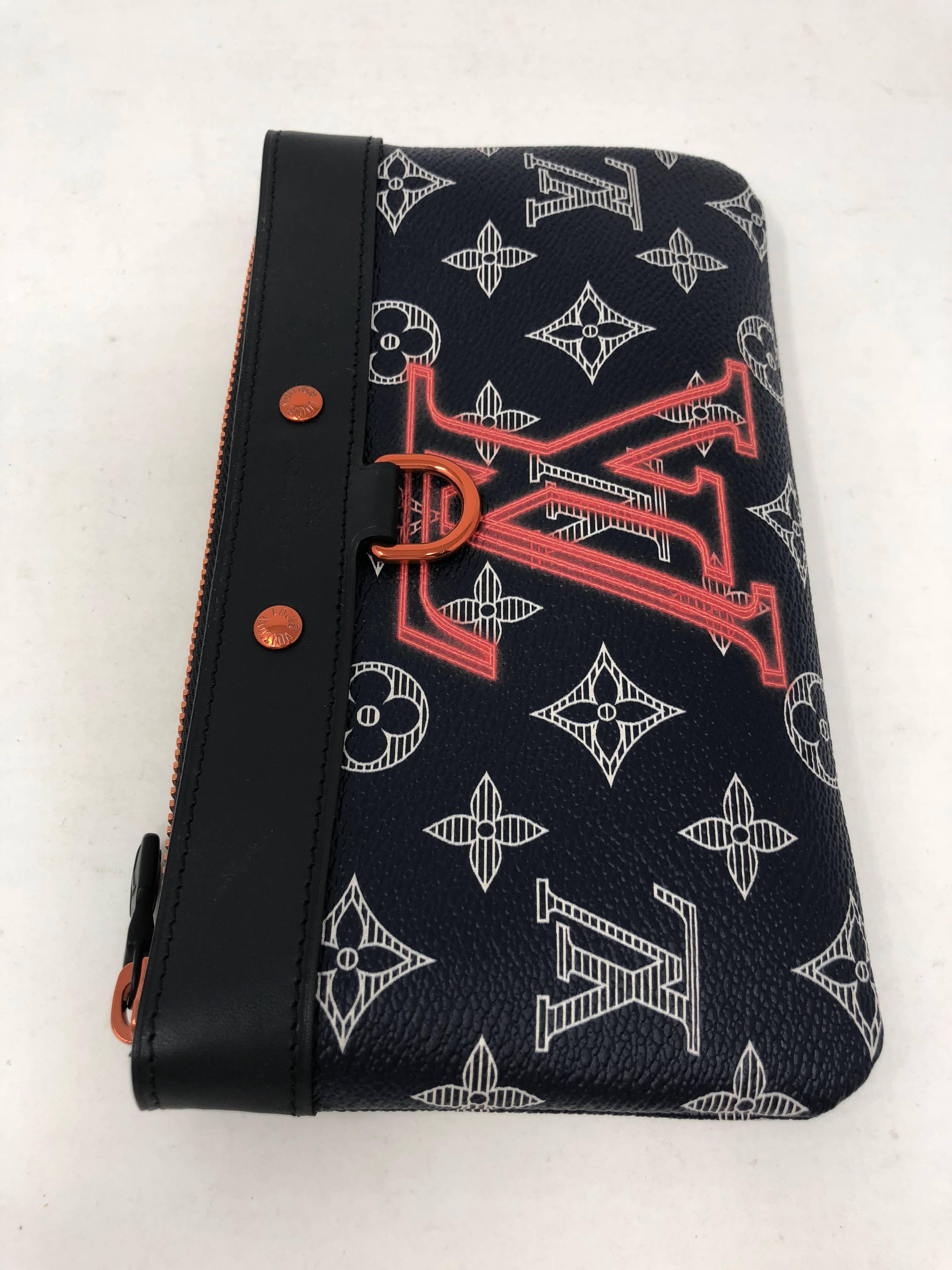 Bolso Louis Vuitton Pochette Appollo Upside Down en Nuevo Estado en Athens, GA